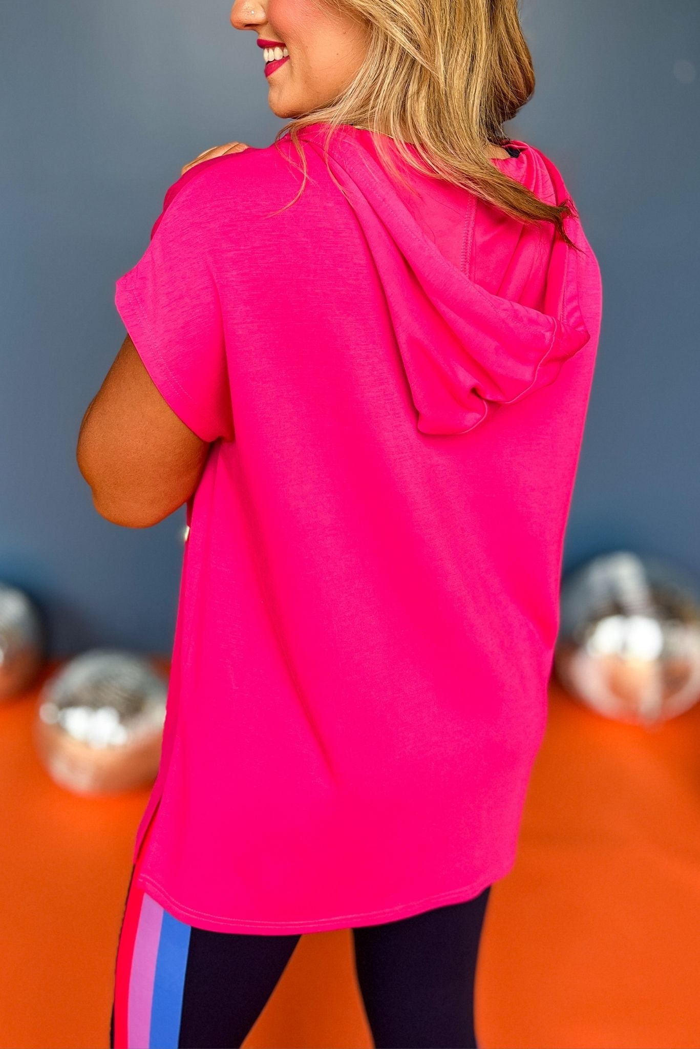 SSYS V Neck Hooded Lightweight Air Tent Top In Medium Pink, Ssys athlesiure, Spring athleisure, athleisure, elevated athleisure, signature top, must have air top , athletic air top, athletic style, mom style, shop style your senses by mallory fitzsimmons, ssys by mallory fitzsimmons