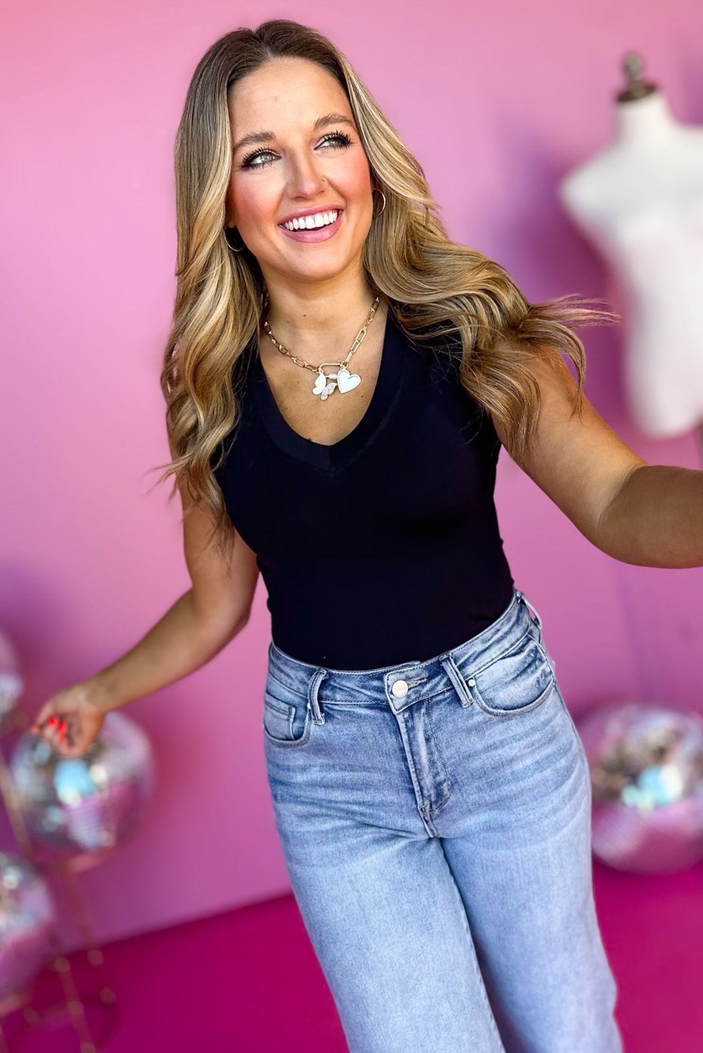 Black Smooth V Neck Tank, must have tank, basic tank, elevated basics, must have basic,, elevated tank top, mom style, warm fashion, shop style your senses by mallory fitzsimmons
