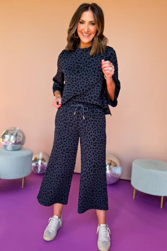 SSYS The Parker Set In Navy Animal Print, ssys the label, must have set, must have style, elevated set, matching set, elevated style, elevated comfy, comfortable fashion, travel set, mom style, travel style, shop style your senses by mallory fitzsimmons