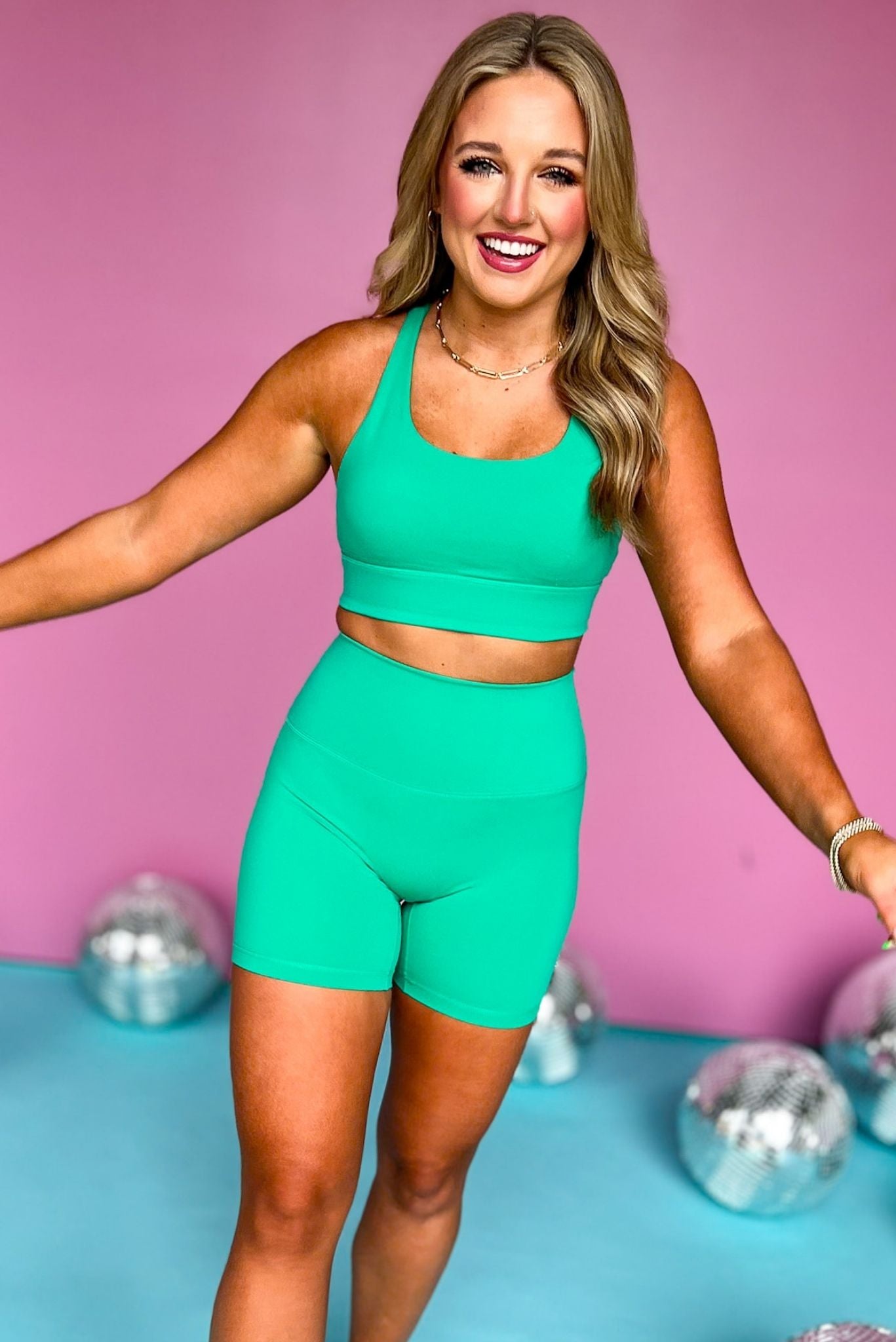 SSYS Grass Green Incognito Biker Shorts, Spring athleisure, athleisure, elevated athleisure, must have biker shorts, athletic biker shorts, athletic style, mom style, shop style your senses by mallory fitzsimmons, ssys by mallory fitzsimmons