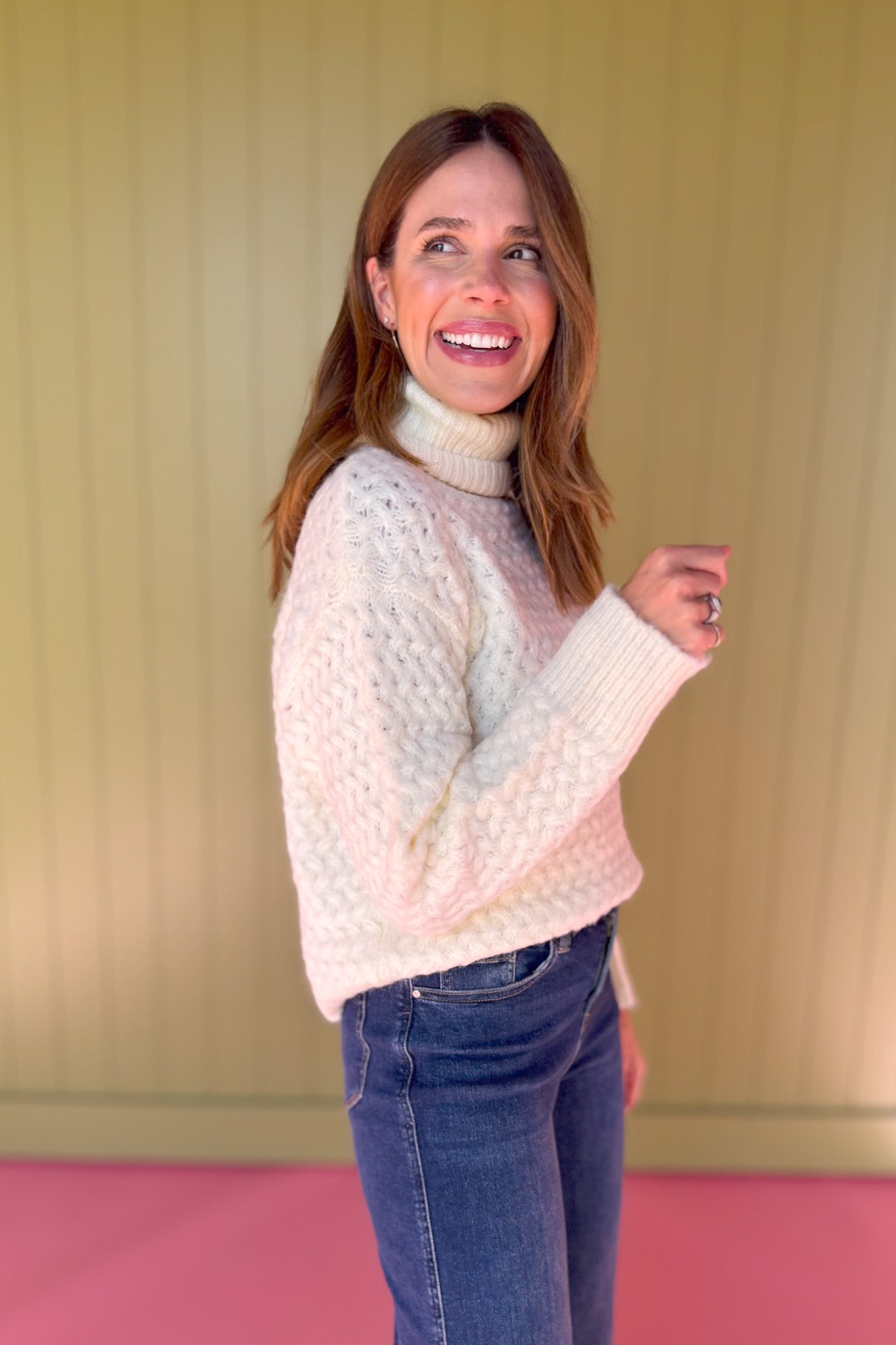 must have top, basic top, elevated basics, must have basic, elevated top, mom style, mom fashion, shop style your senses by mallory fitzsimmons, ssys by Mallory Fitzsimmons