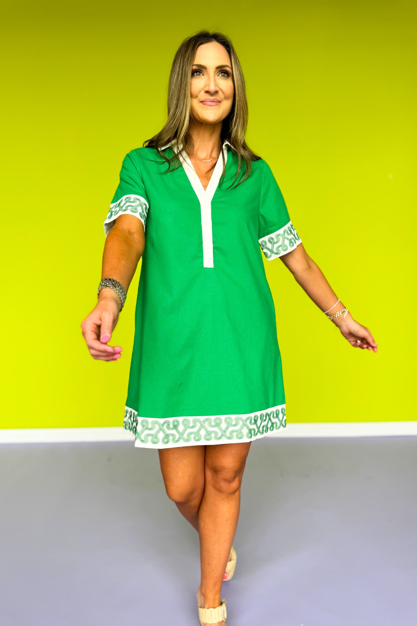 Green Contrast Print Band Collar V Neck Dress