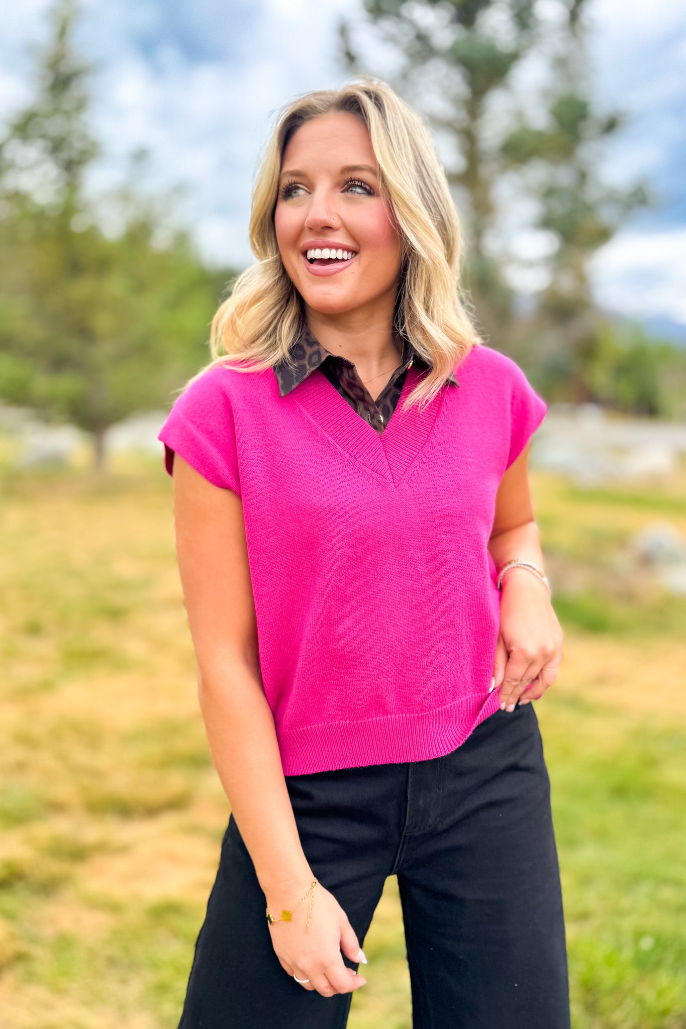 SSYS Amy V Neck Sleeveless Sweater In Pink