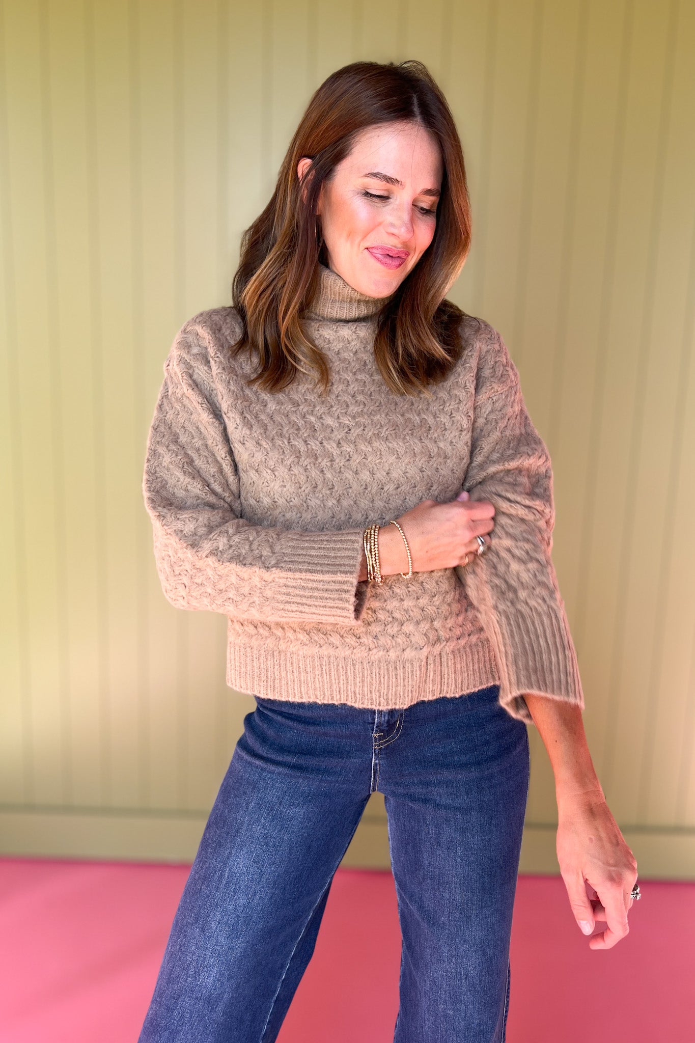 must have top, basic top, elevated basics, must have basic, elevated top, mom style, mom fashion, shop style your senses by mallory fitzsimmons, ssys by Mallory Fitzsimmons