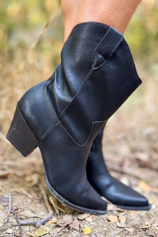 Black Stitching Short Cowboy Boots