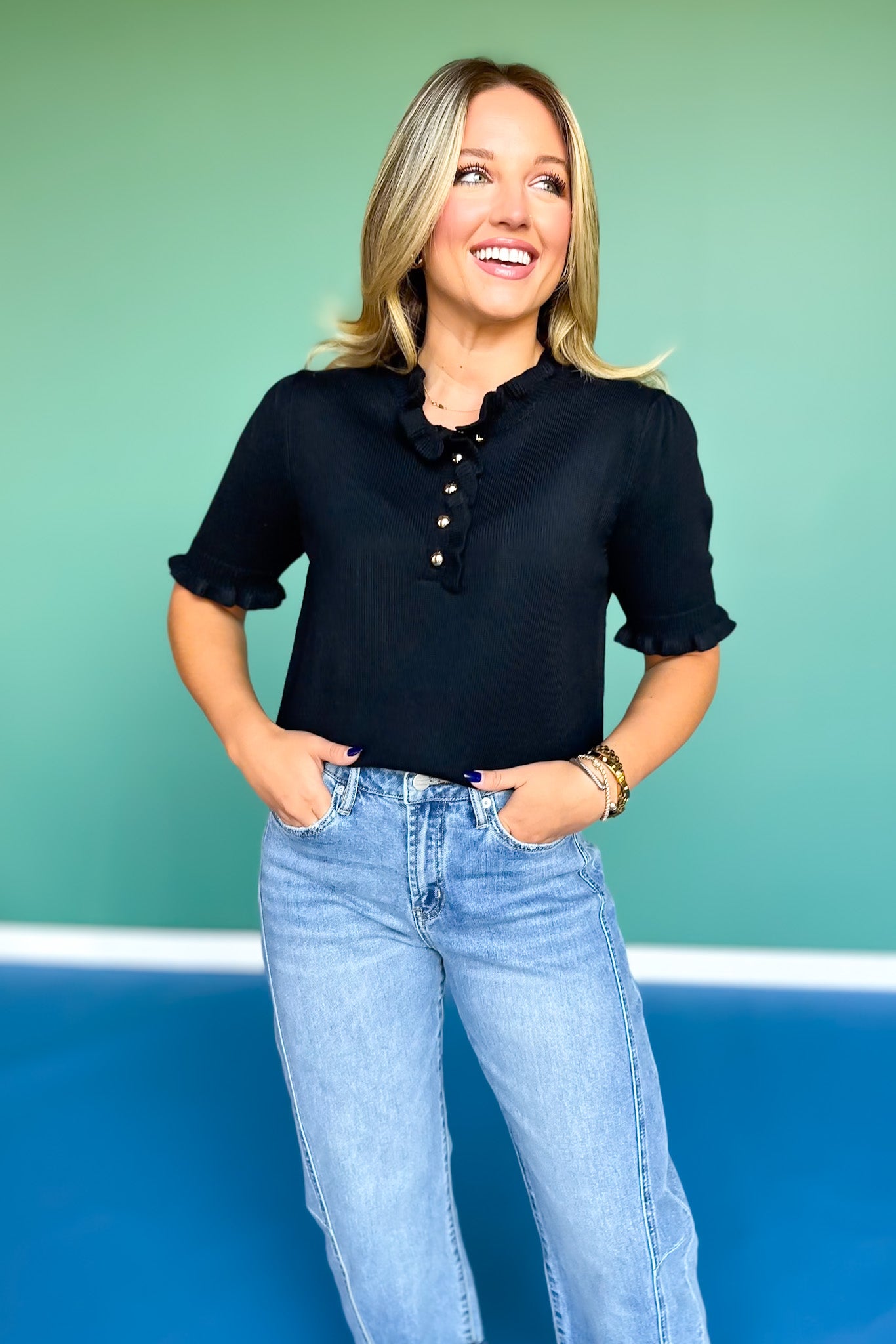 SSYS Bonnie Short Sleeve Ruffle Button Sweater In Black