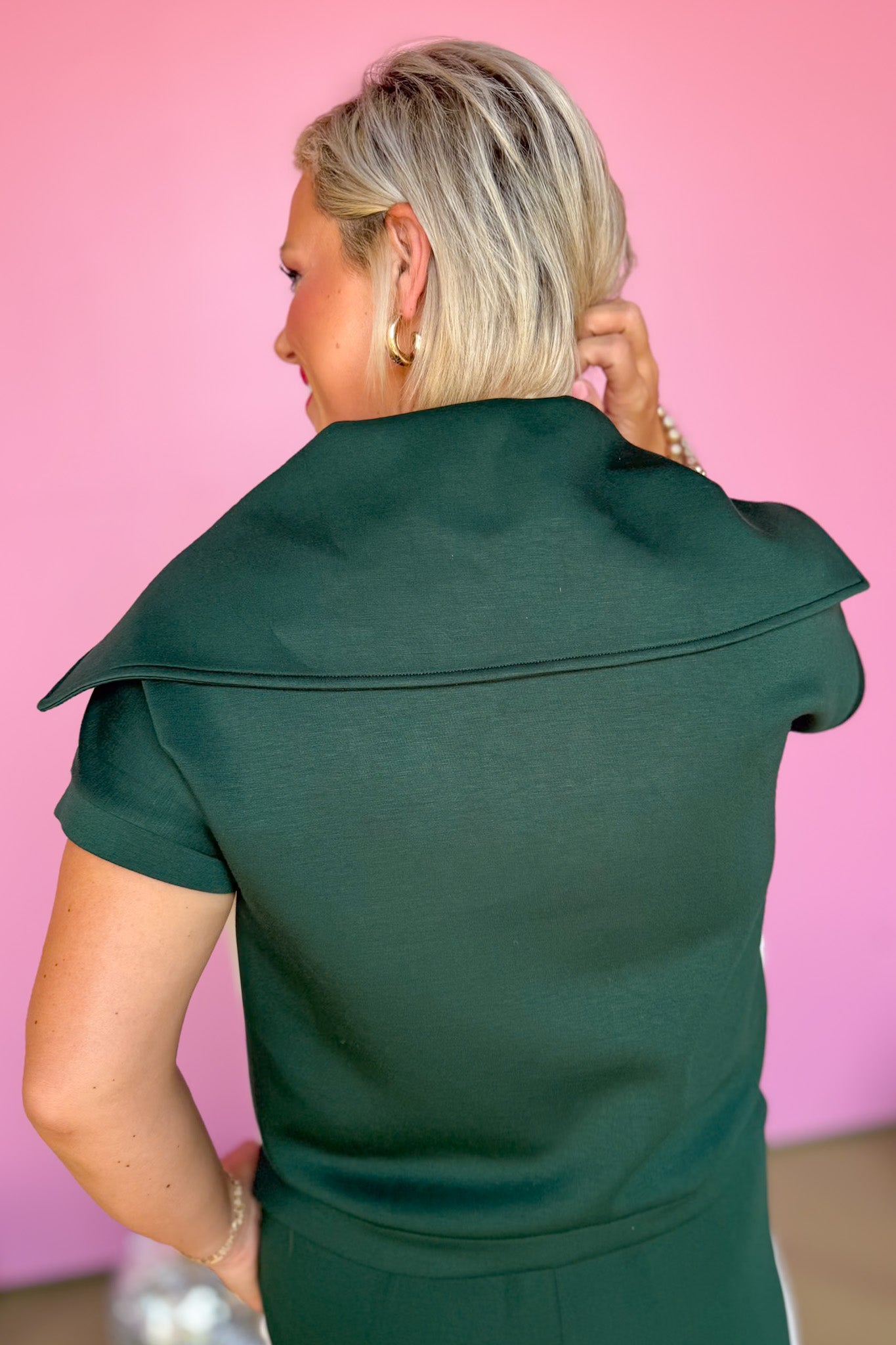 SSYS The Miller Air Side Stripe Wide Leg Pants Set In Hunter Green, Ssys the label, must have set, must have style, fall style, fall fashion, elevated style, elevated set, mom style, shop style your senses by mallory fitzsimmons, ssys by mallory fitzsimmons