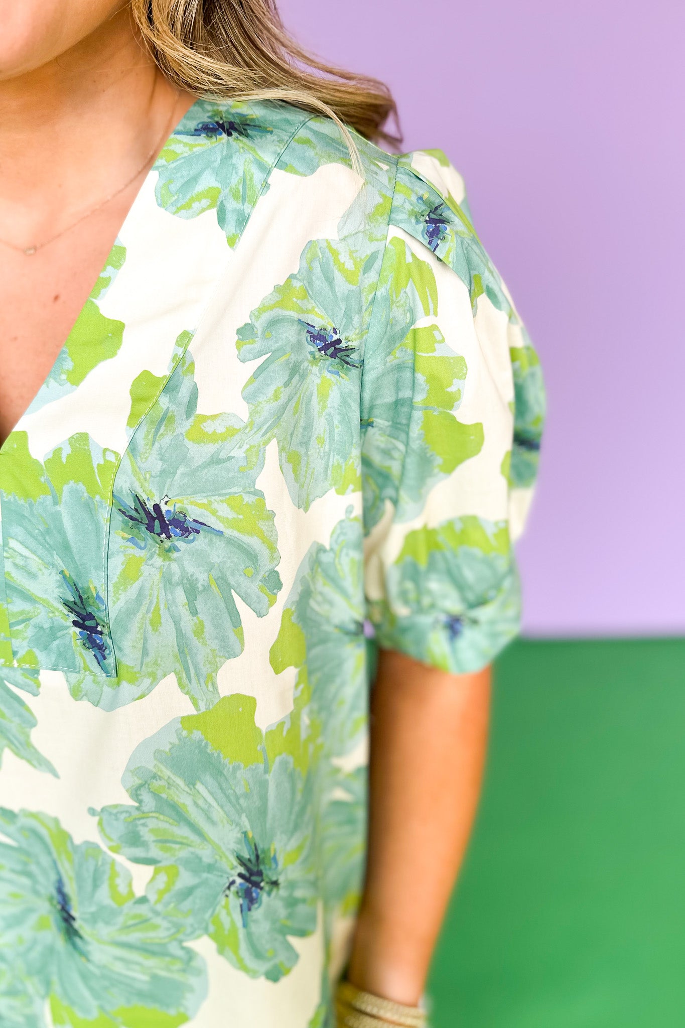 Ivory Flower Print V Neck Puff Sleeve Band Cuff Top