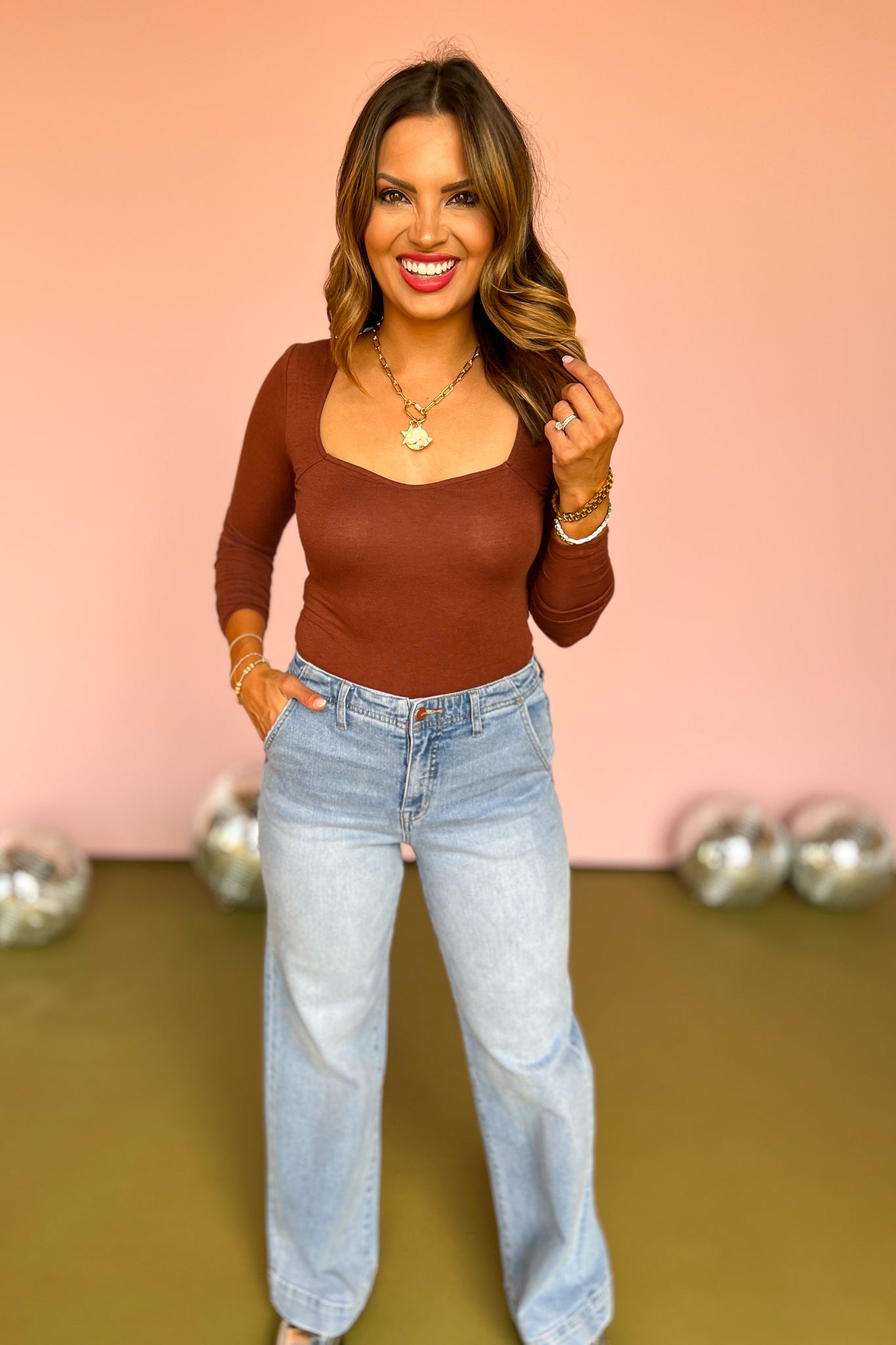 Brown Sweetheart Neck Long Sleeve Bodysuit, must have bodysuit, basic bodysuit, elevated basics, must have basic, elevated top, mom style, mom fashion, shop style your senses by mallory fitzsimmons, ssys by Mallory Fitzsimmons