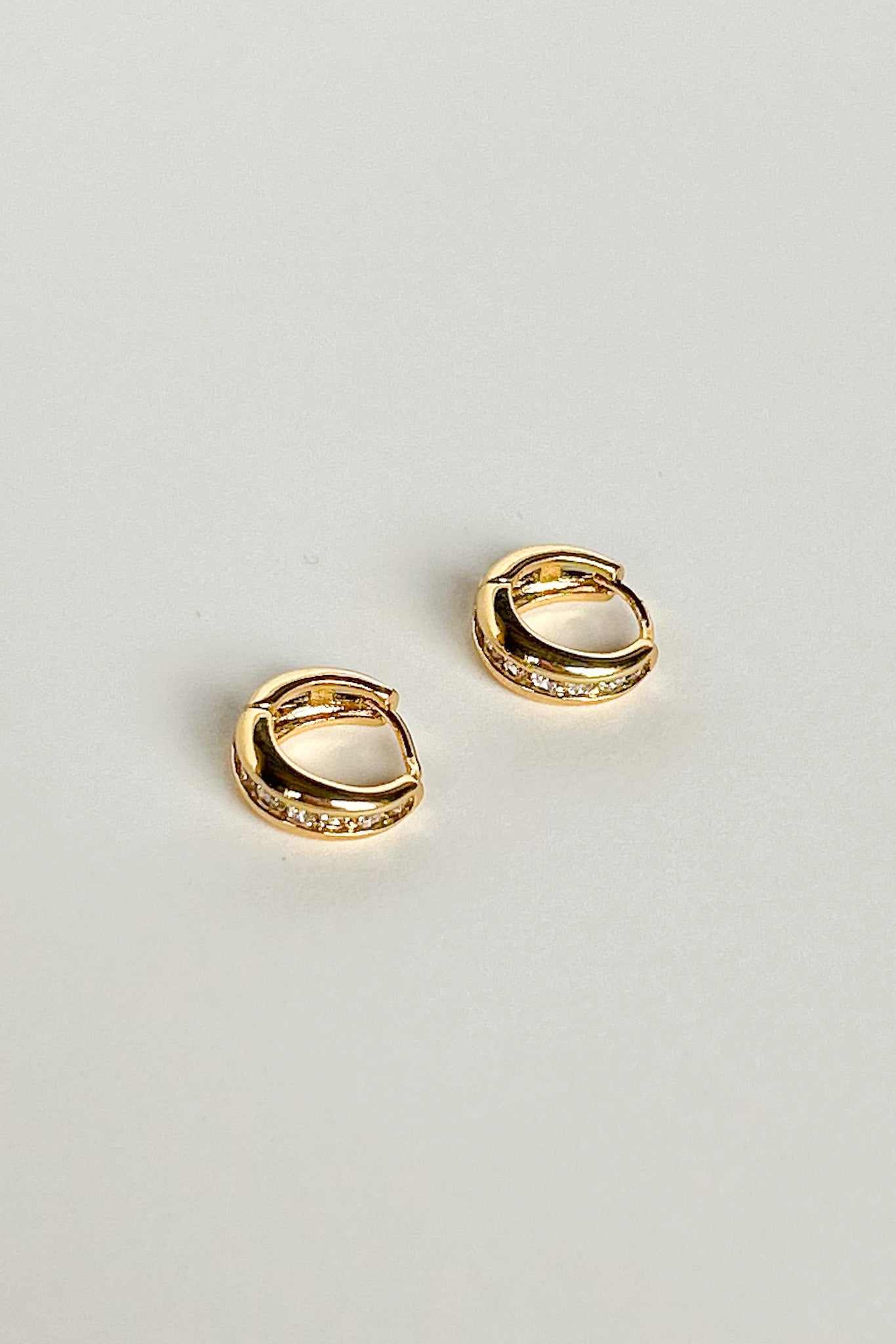 Gold 14k Dipped Crystal Detail Hoop Earrings, permit mini gold hoops, everyday hoop earrings, chic look hoops, on trend earrings, trendy gold hoops, elevated mini gold hoops, SSYS by mallory Fitzsimmons