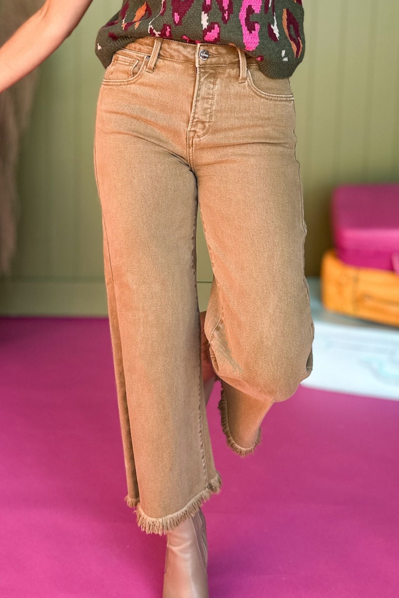 Risen Mocha Washed High Rise Cropped Wide Leg Jeans, must have jeans, must have style, fall jeans, fall fashion, affordable fashion, mom style, elevated jeans, shop style your senses by mallory fitzsimmons