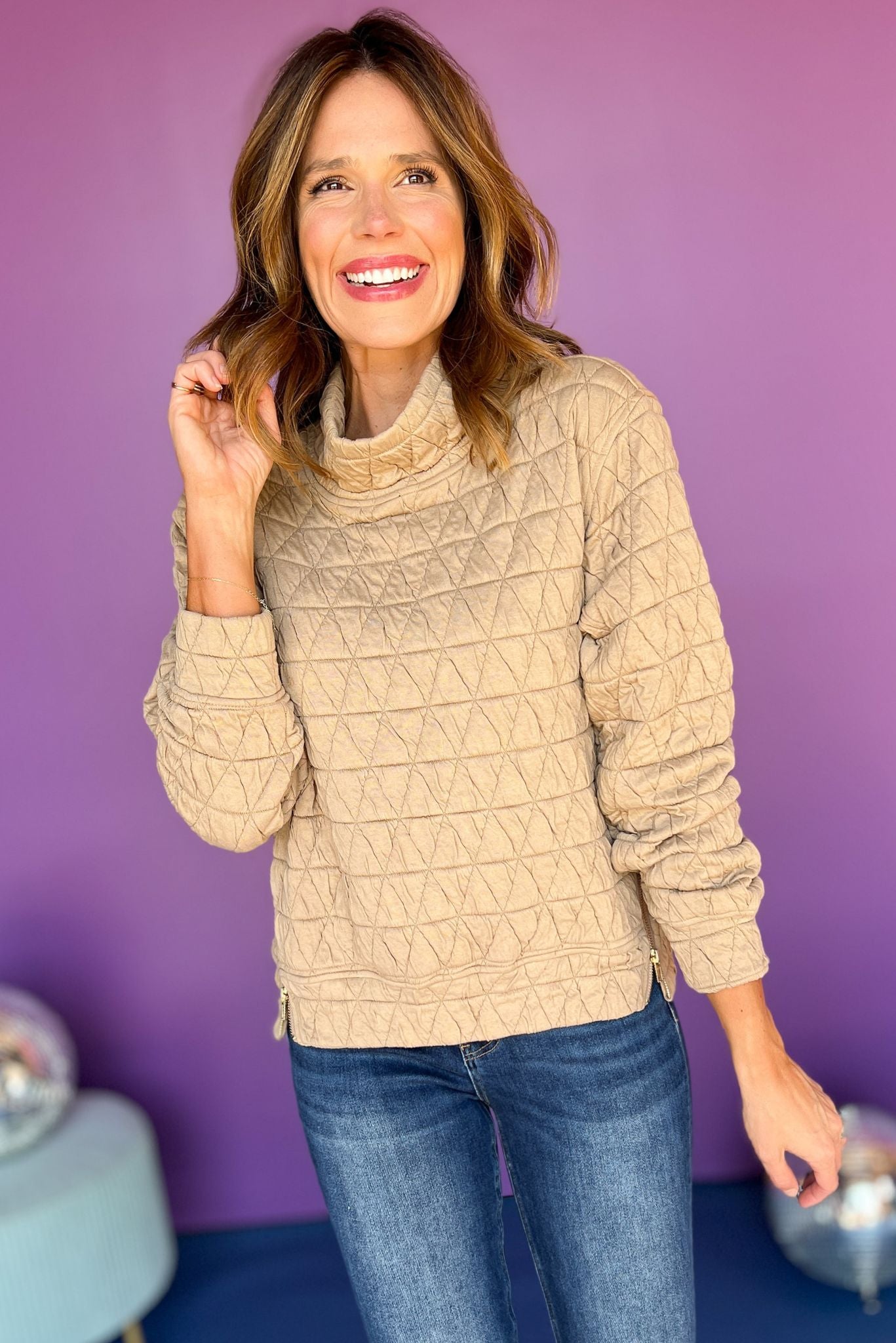 SSYS The Ava Top In Taupe, ssys the label, ssys pullover, must have pullover, must have style, must have fall, fall fashion, fall style, elevated style, elevated pullover, mom style, quilted style, shop style your senses by mallory fitzsimmons