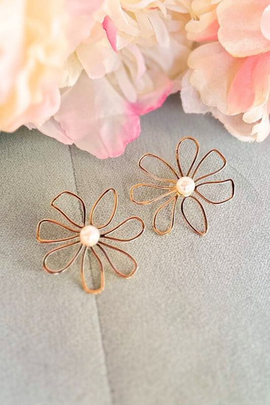 Gold Flower Center Pearl Detail Earring, accessory, earrings, must have earrings, pearl detail earrings, shop style your senses by mallory fitzsimmons