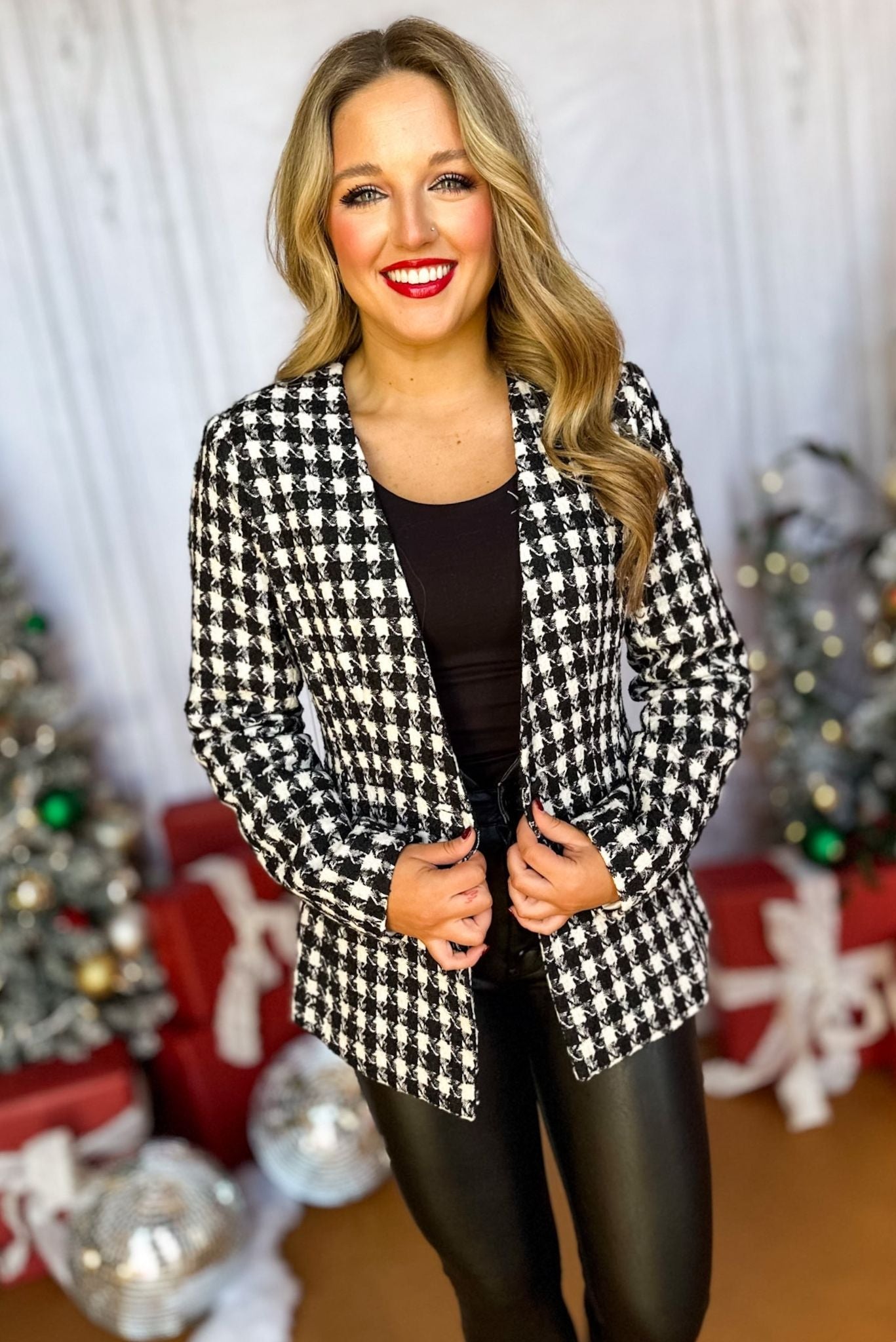 Black White Checkered Blazer, must have blazer, must have style, elevated blazer, elevated style, holiday style, holiday fashion, elevated holiday, holiday collection, affordable fashion, mom style, shop style your senses by mallory fitzsimmons