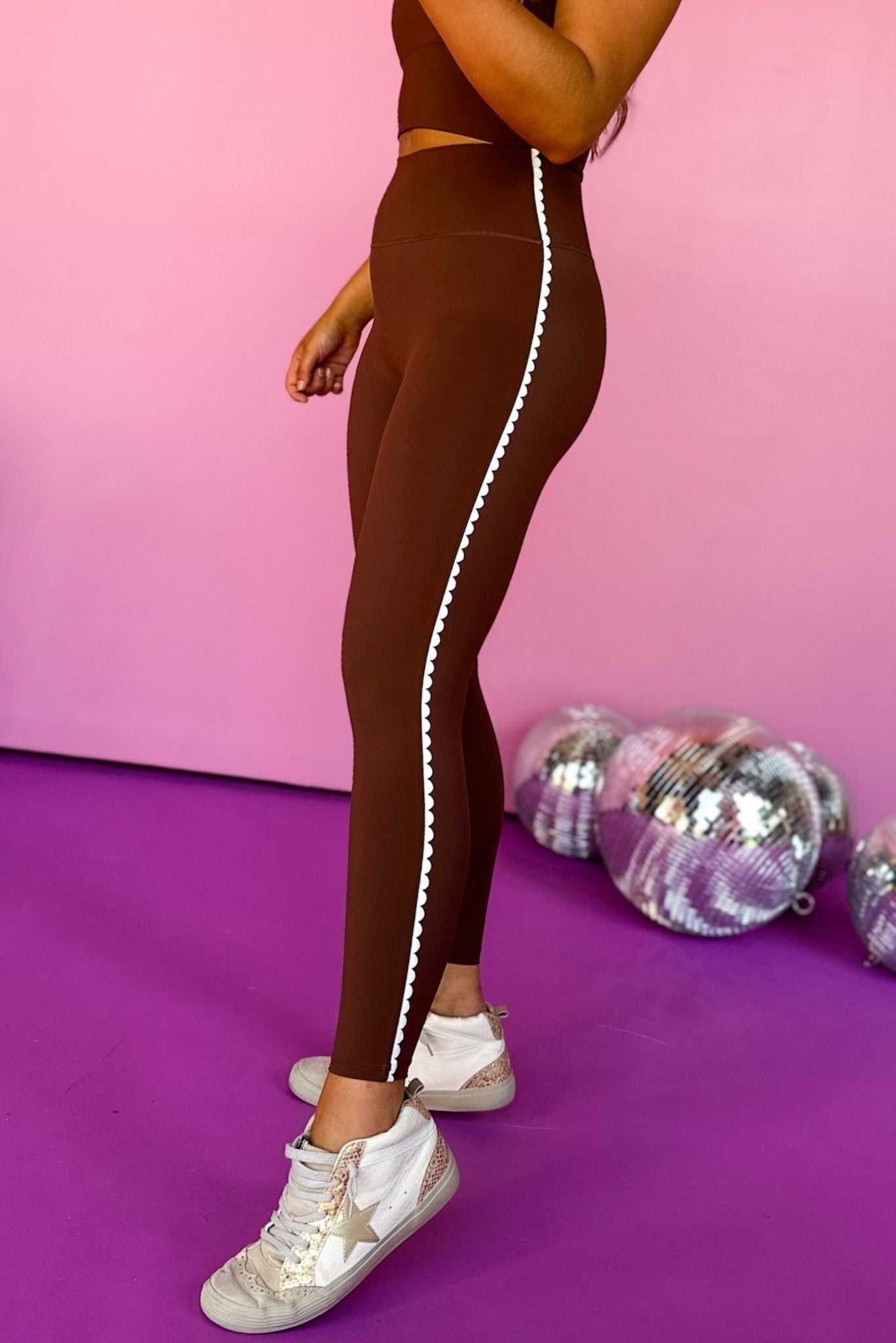 SSYS Chocolate With Ivory Mini Scallop Stripe Leggings, ELEVATED LEGGINGS, ELEVATED STYLE, ELEVATED ATHLEISURE, MUST HAVE LEGGINGS, MUST HAVE STYLE, MUST HAVE ATHLEISURE, MOM STYLE, FALL STYLE, FALL FASHION, ssys the label, ssys athleisure, shop style your senses by mallory fitzsimmons