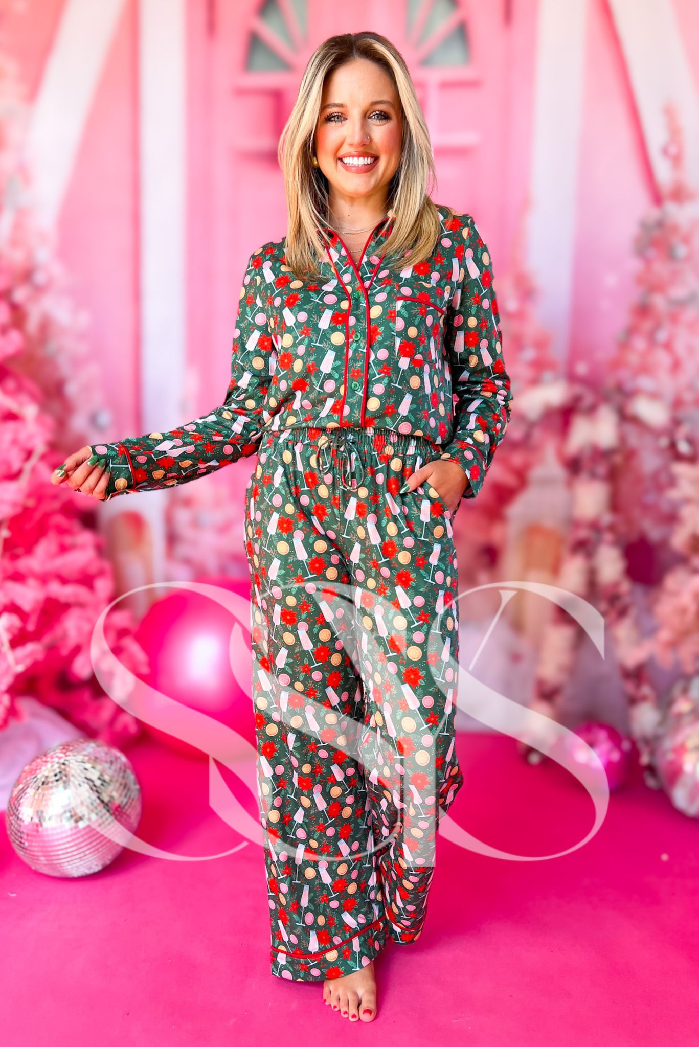 SSYS The Millie Long Sleeve Pants Pajamas Set In Poinsettia Cheers