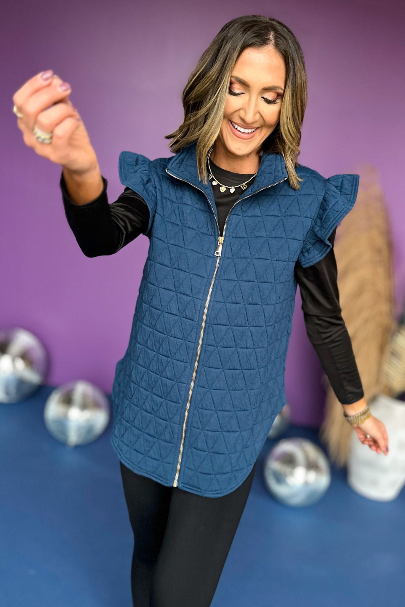 SSYS The Ruby Vest In Navy, SSYS the label, must have vest, must have style, elevated vest, elevated look, fall style, fall fashion, mom style, shop style your senses by mallory fitzsimmons