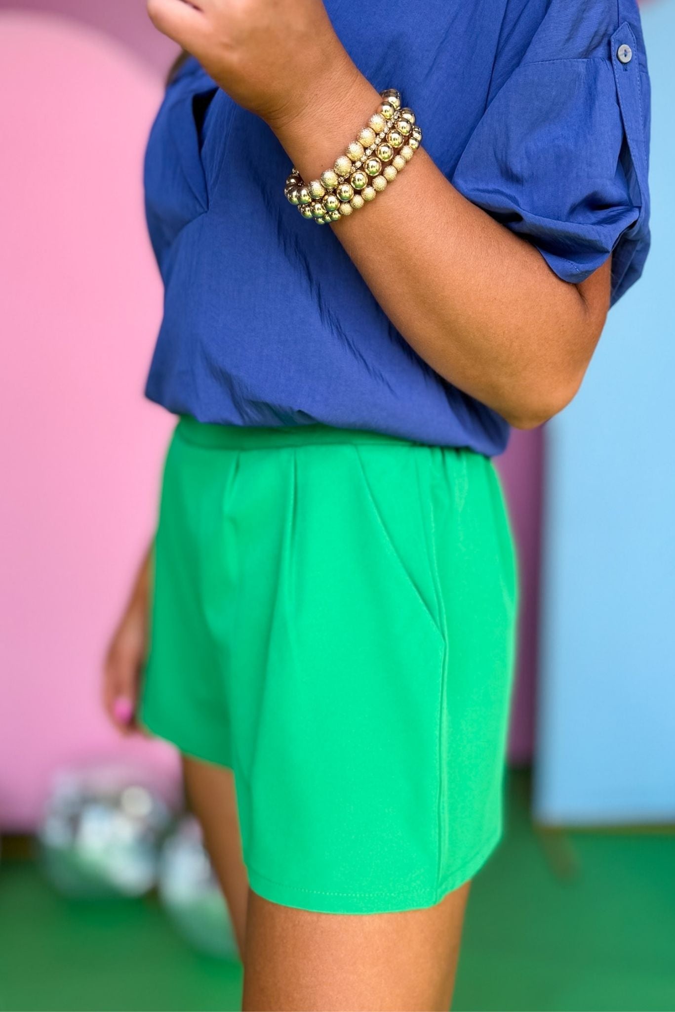 Kelly Green Pleated Shorts, must have shorts, elevated shorts, spring fashion, spring shorts, mom style, summer fashion, shop style your senses by Mallory Fitzsimmons, ssys by Mallory Fitzsimmons  Edit alt text