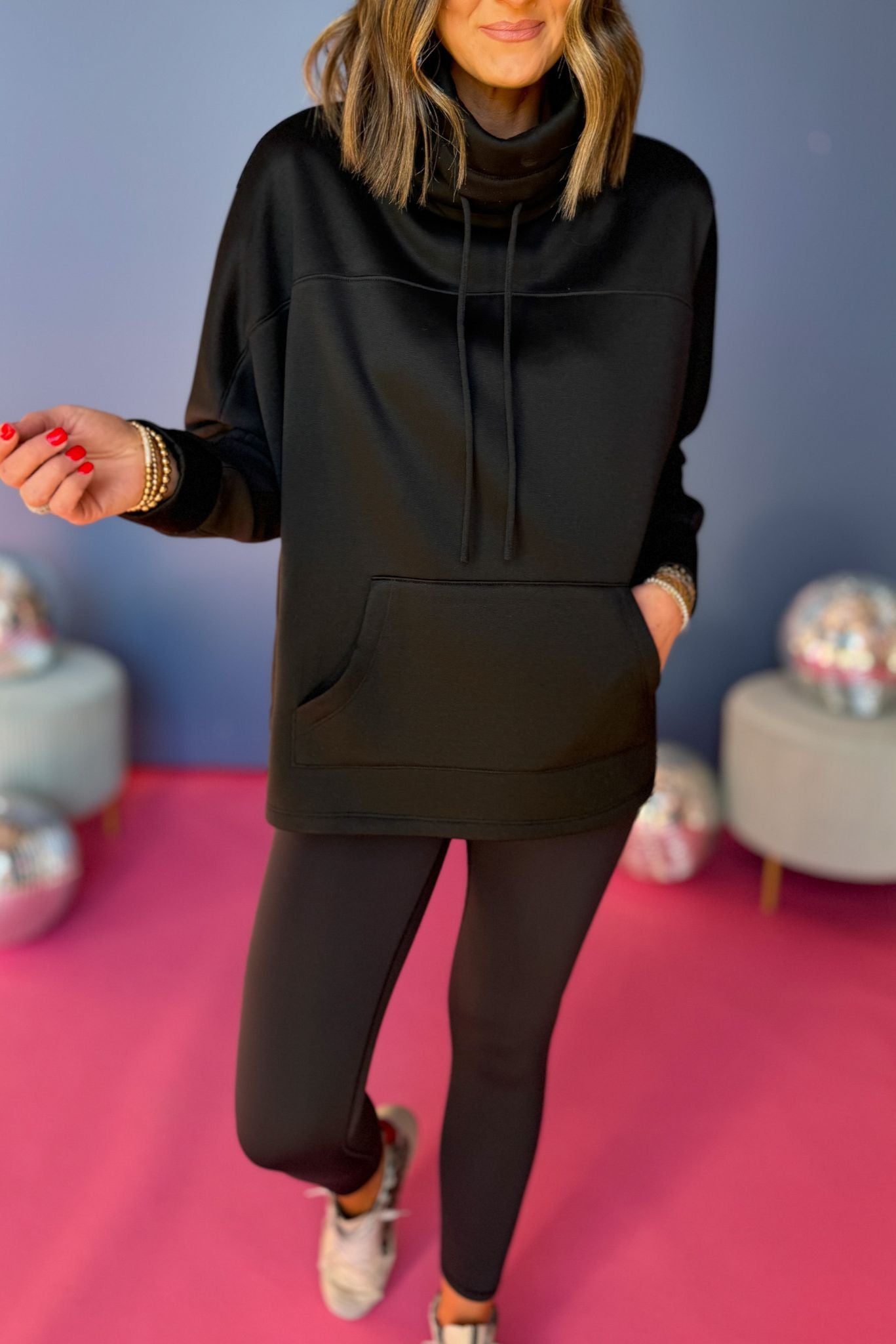 SSYS The Laura Pullover In Black, must have pullover, must have style, elevated style, elevated pullover, winter style, winter pullover, fleece lined top, fleece lined pullover, mom style, shop style your senses by mallory fitzsimmons
