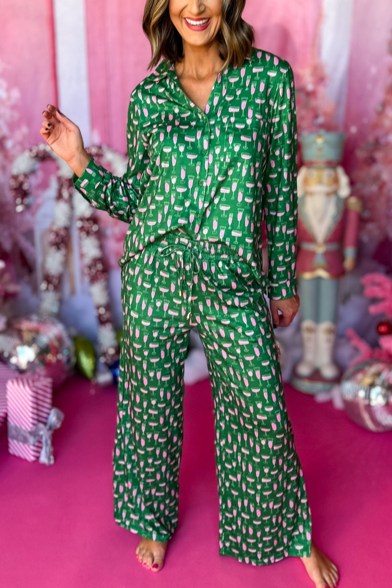 SSYS The Millie Pajamas In Cheers, must have pajamas, must have style, must have print, elevated pajamas, elevated style, holiday pajamas, holiday style, mom style, shop style your senses by mallory fitzsimmons