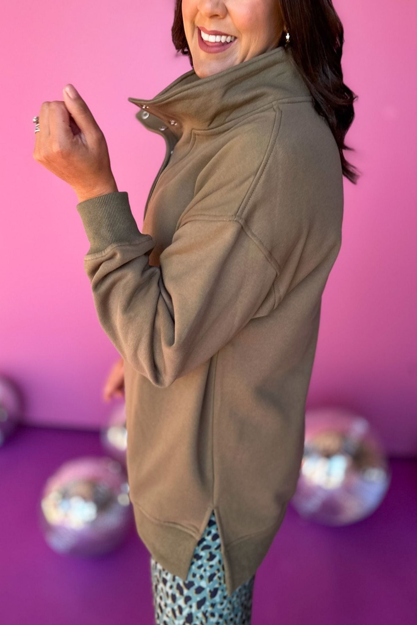 SSYS The Natalie Pullover In Olive, must have pullover, must have athleisure, elevated style, elevated athleisure, mom style, active style, active wear, fall athleisure, fall style, comfortable style, elevated comfort, shop style your senses by mallory fitzsimmons