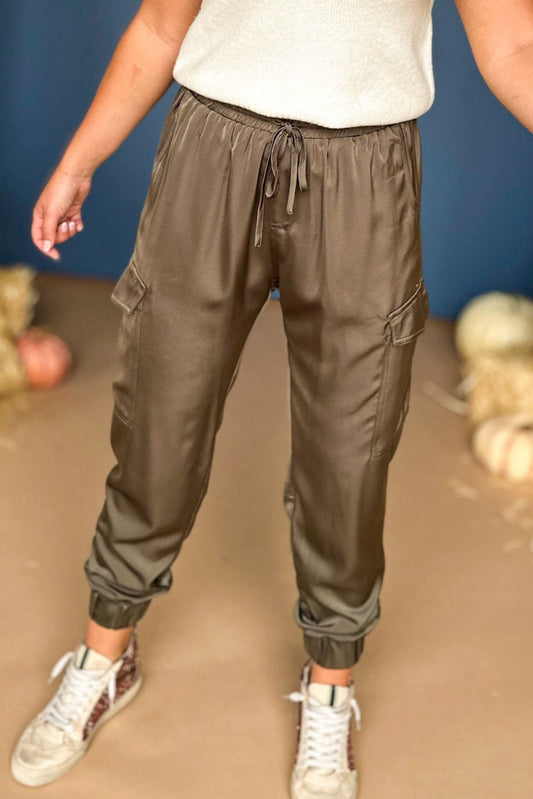 Green Satin Jogger Pants, must have pants, must have style, street style, fall style, fall fashion, fall pants, elevated style, elevated pants, mom style, shop style your senses by mallory fitzsimmons