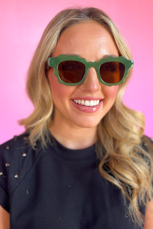  Green Scallop Sunglasses, accessories, sunglasses, must have sun glasses, elevated style, shop style your senses by mallory fitzsimmons