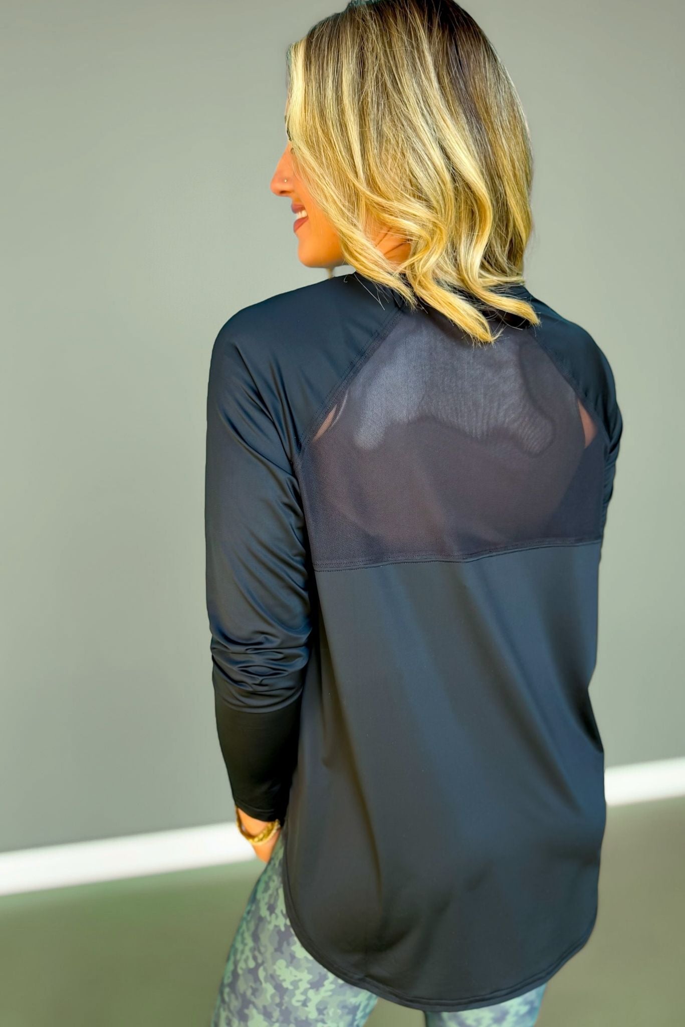 SSYS Long Sleeve Mesh Back Active Top In Black