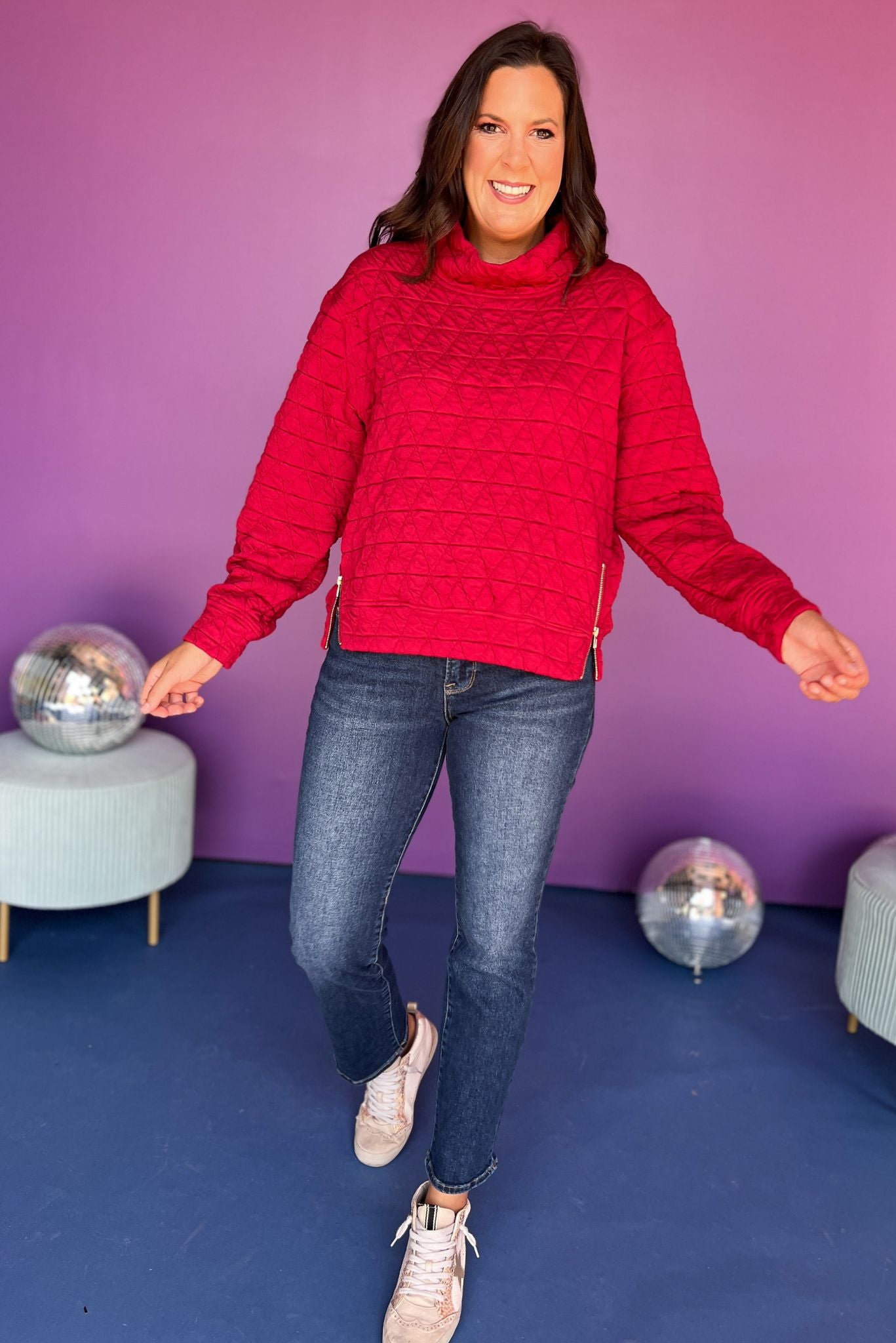 SSYS The Ava Top In Red, ssys the label, ssys pullover, must have pullover, must have style, must have fall, fall fashion, fall style, elevated style, elevated pullover, mom style, quilted style, shop style your senses by mallory fitzsimmons