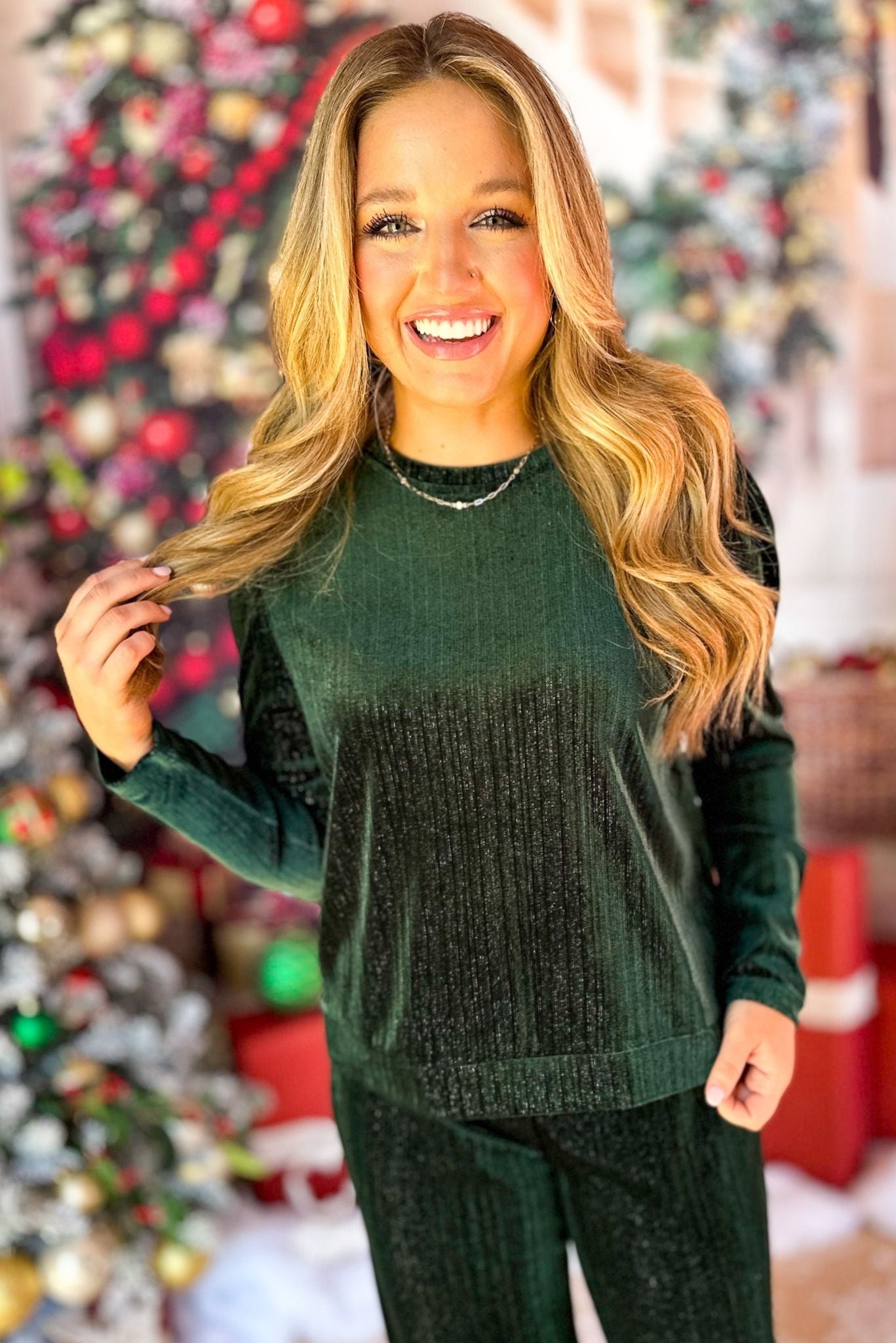 SSYS The Hannah Set In Hunter Green Metallic Velvet, must have set, must have style, must have holiday, elevated set, matching set, elevated style, elevated holiday, holiday fashion, holiday set, mom style, holiday style, shop style your senses by mallory fitzsimmons