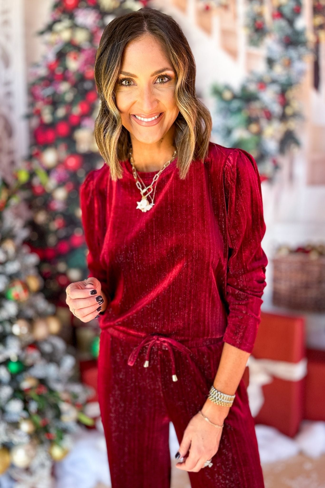 SSYS The Hannah Set In Red Metallic Velvet, must have set, must have style, must have holiday, elevated set, matching set, elevated style, elevated holiday, holiday fashion, holiday set, mom style, holiday style, shop style your senses by mallory fitzsimmons