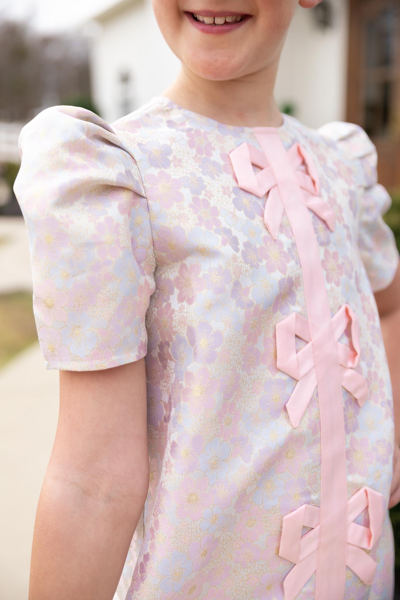 SSYS Kids Everly Satin Bow Trim Puff Sleeve Shift Dress In Pink Brocade