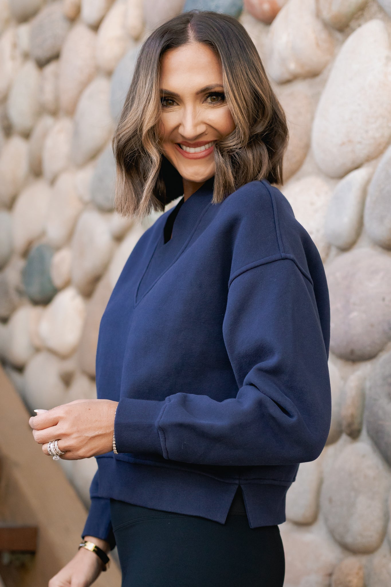 SSYS Lara V Neck Fleece Lined Cropped Sweatshirt In Navy