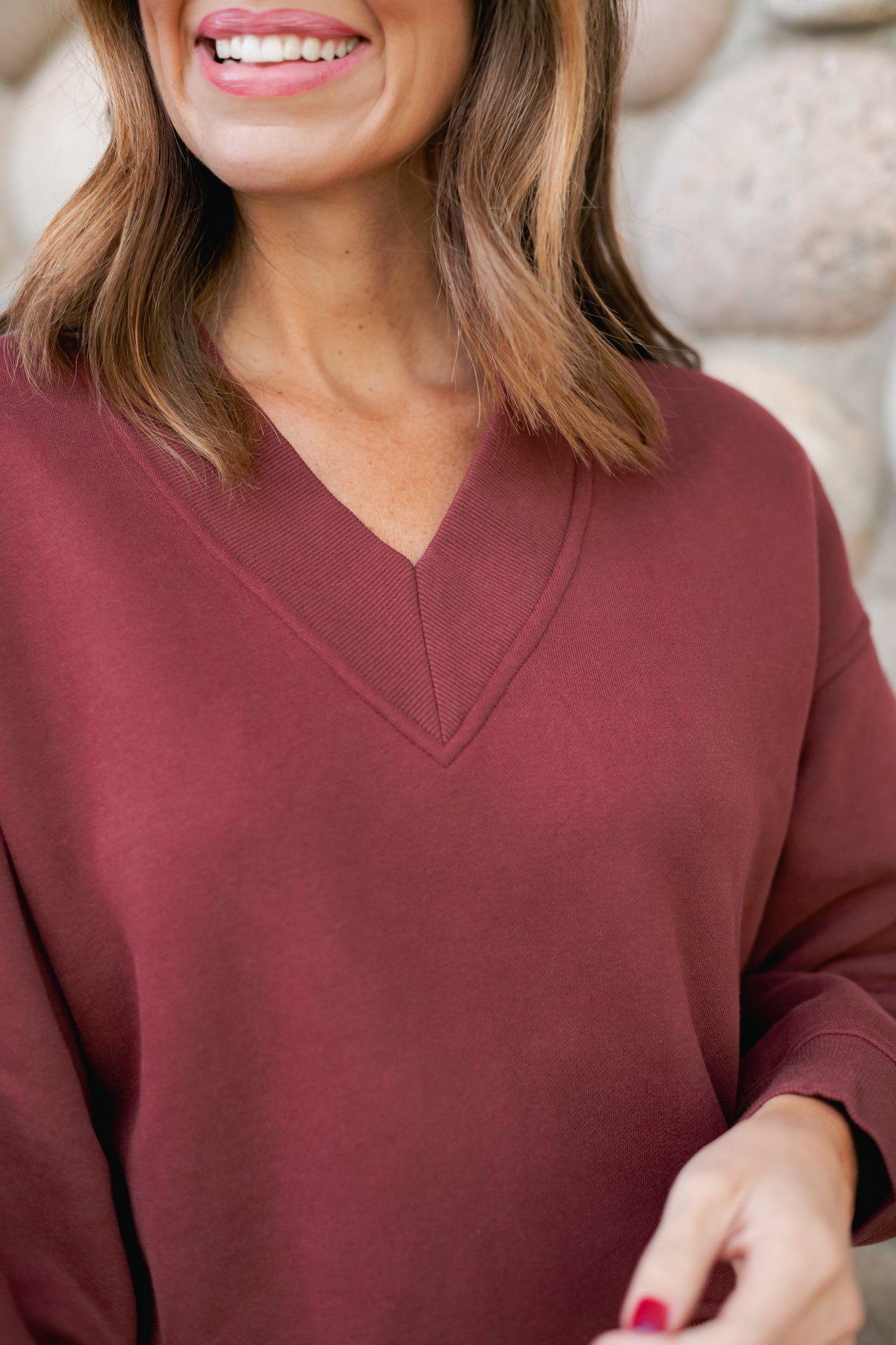 SSYS Lara V Neck Fleece Lined Cropped Sweatshirt In Maroon