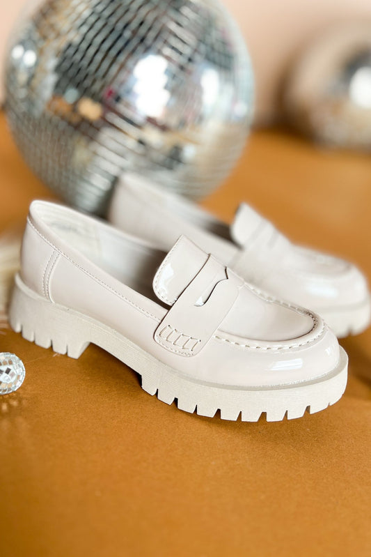  Ivory Patent Leather Loafers, must have loafer, elevated loafer, mom style, fall shoes, shop style your senses by mallory fitzsimmons