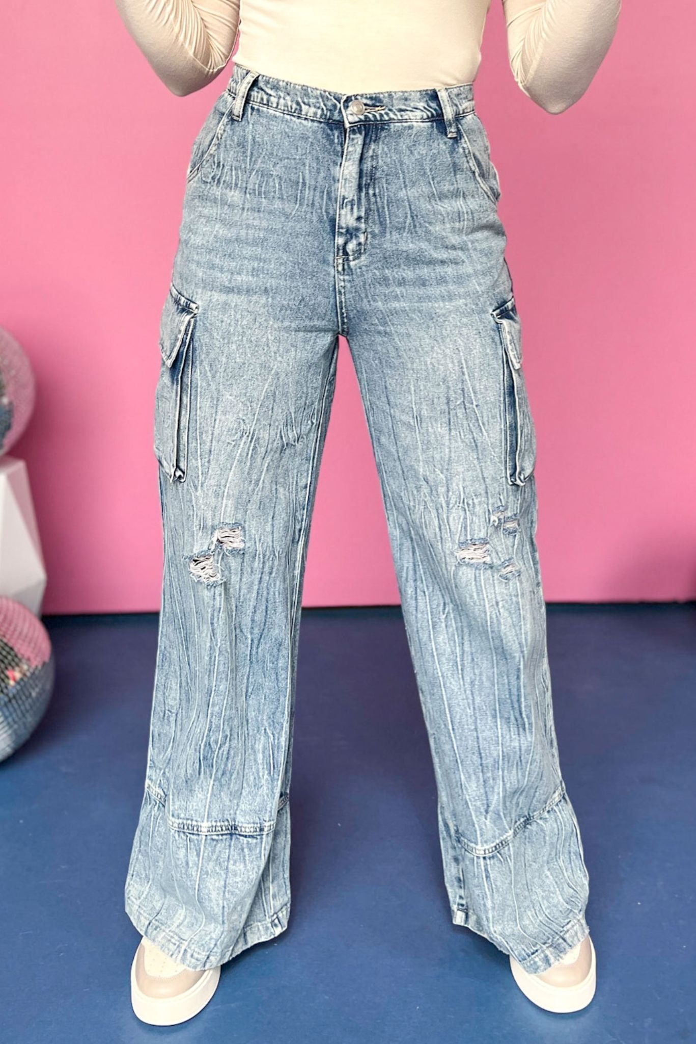 Light Wash High Rise Cargo Denim Pants, must have pants, must have style, street style, fall style, fall fashion, fall pants, elevated style, elevated pants, mom style, shop style your senses by mallory fitzsimmons