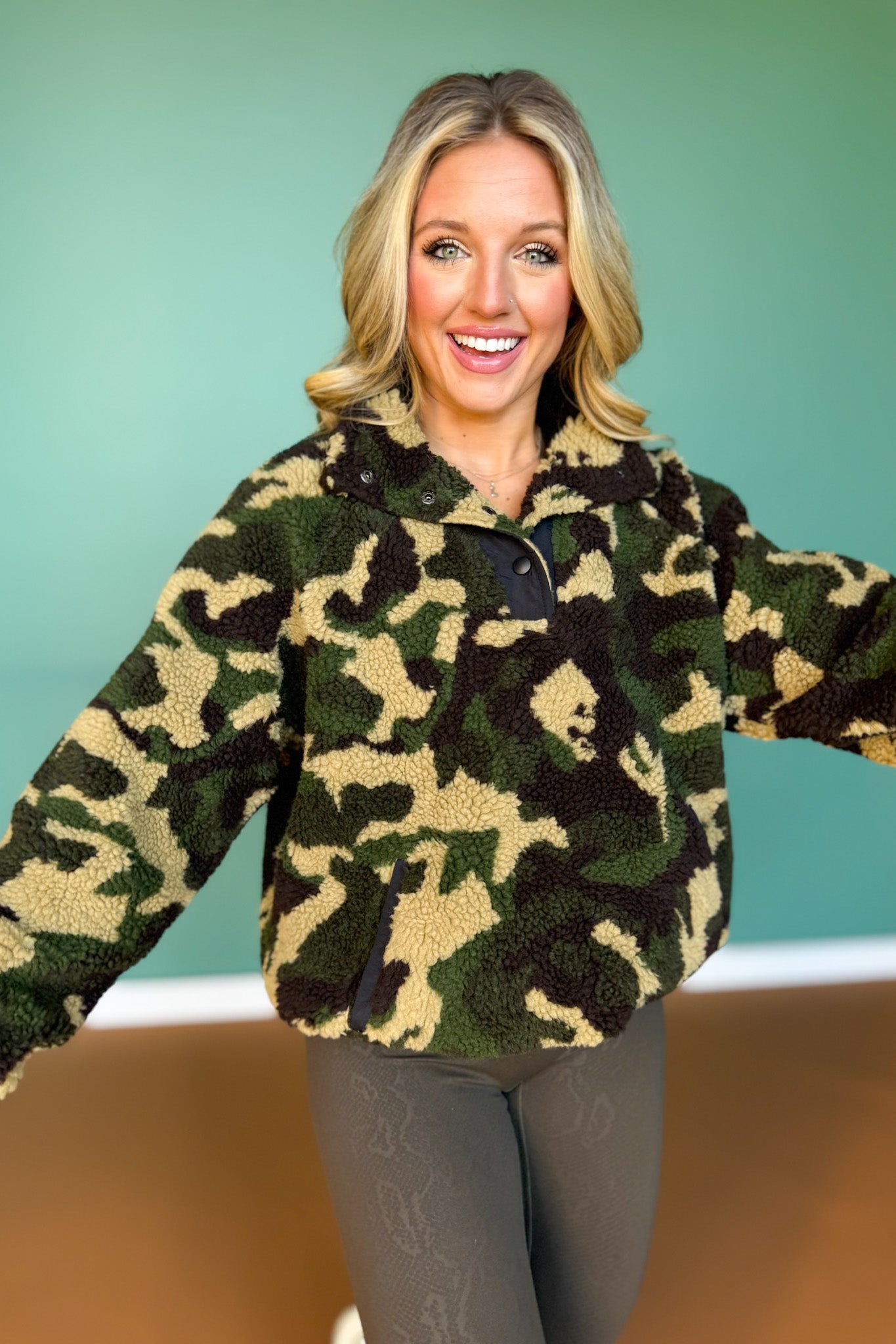SSYS Signature Sherpa Pullover In Camo