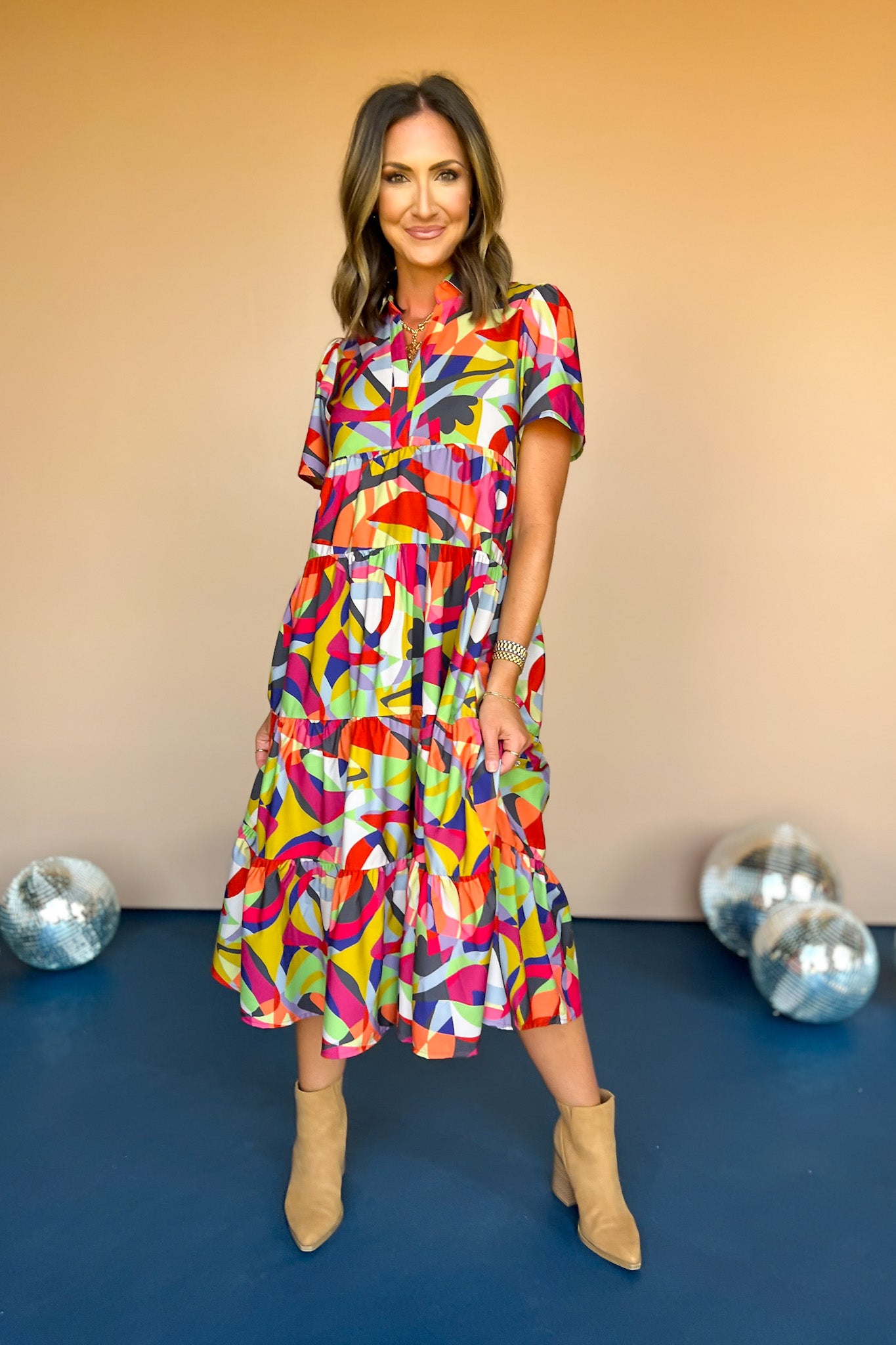 SSYS The Short Sleeve Emery Midi Dress In Dark Abstract, ssys the label, printed dress, elevated dress, fall style, fall fashion, must have dress, mom style, mom fashion, affordable fashion, ssys by mallory fitzsimmons