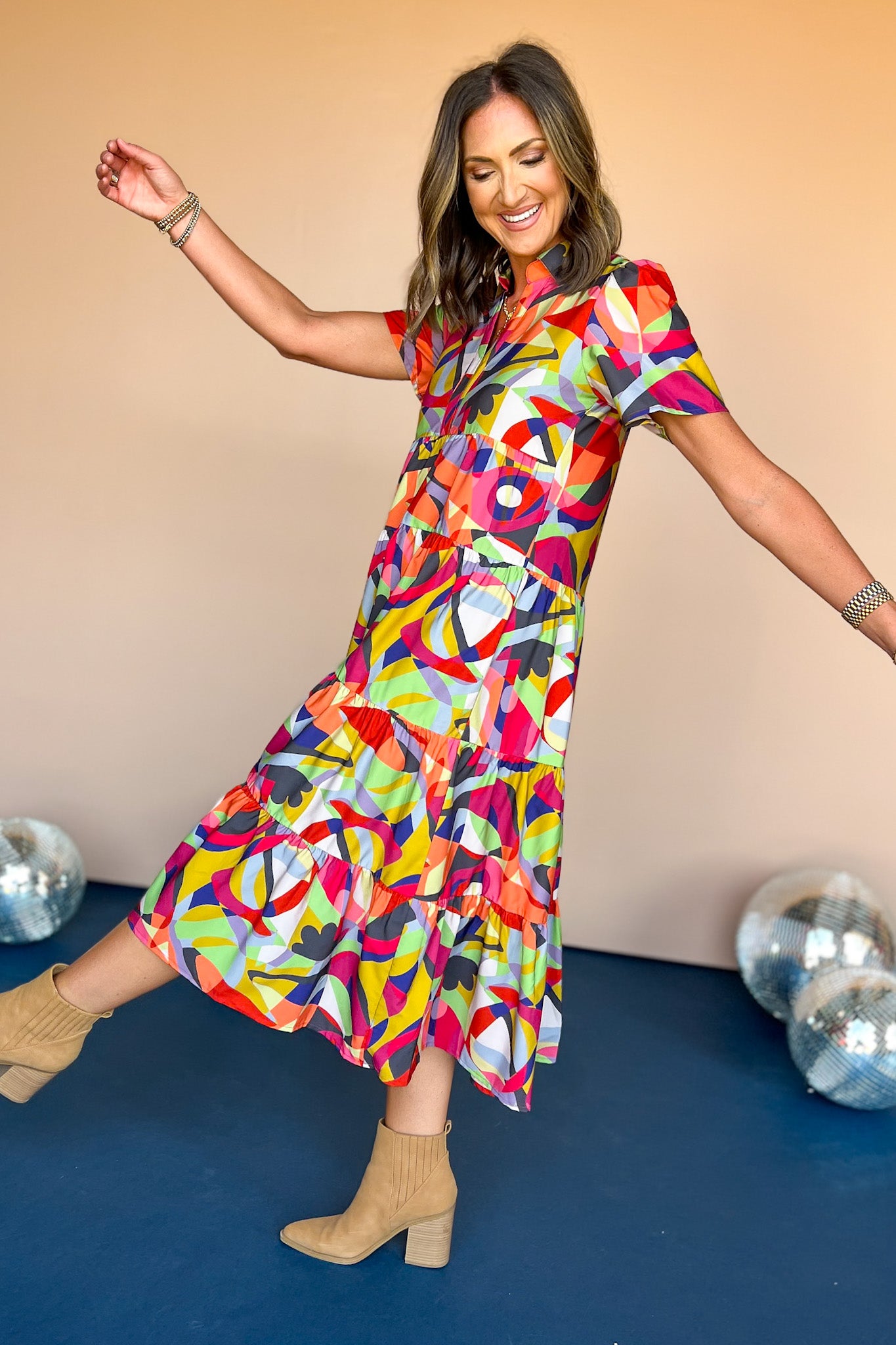 SSYS The Short Sleeve Emery Midi Dress In Dark Abstract, ssys the label, printed dress, elevated dress, fall style, fall fashion, must have dress, mom style, mom fashion, affordable fashion, ssys by mallory fitzsimmons