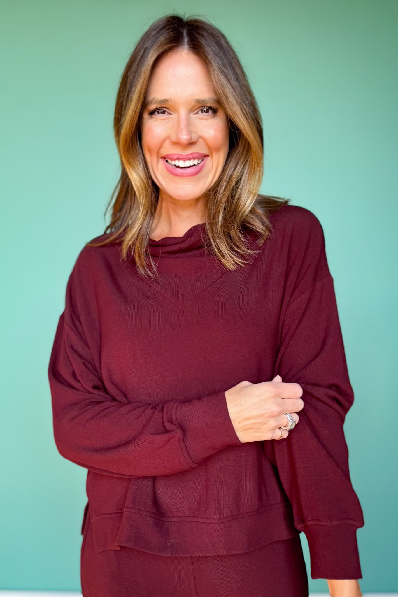 SSYS Kora Cowl V Neck Fleece Lined Top In Oxblood