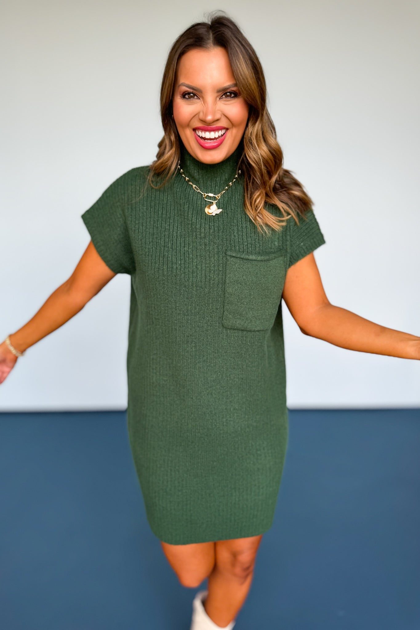 Green Mock Neck Front Pocket Short Sleeve Sweater Dress, perfect fall dress, perfect holiday dress, perfect date night dress, cooler weather dress, front pocket dress sweater dress, mock neck dress, SSYS by mallory Fitzsimmons 