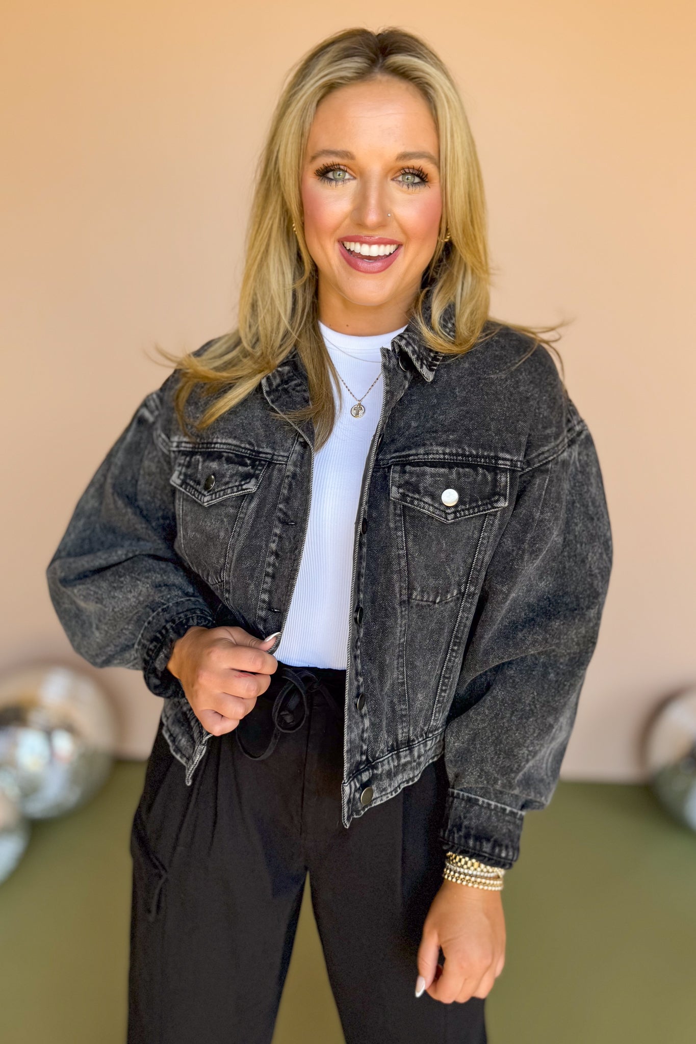  Black Acid Washed Puff Sleeve Denim Jacket, denim jacket, must have jacket, jean jacket, acid wash acket, fall style, fall trend, black jacket, black denim, ssys by mallory fitzsimmons