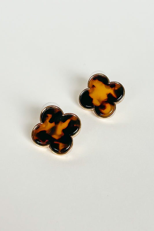 Tortoise Quatrefoil Stud Earrings, designer inspired, elevated earrings, chic look earrings, tortoise earrings, SSYS by mallory Fitzsimmons 