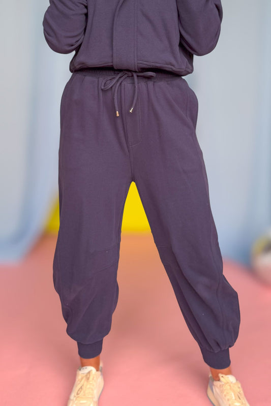 SSYS Abigail Barrel Joggers In Navy, athleisure, cozy, lounge pants, exclusive style, ssys by mallory fitzsimmons