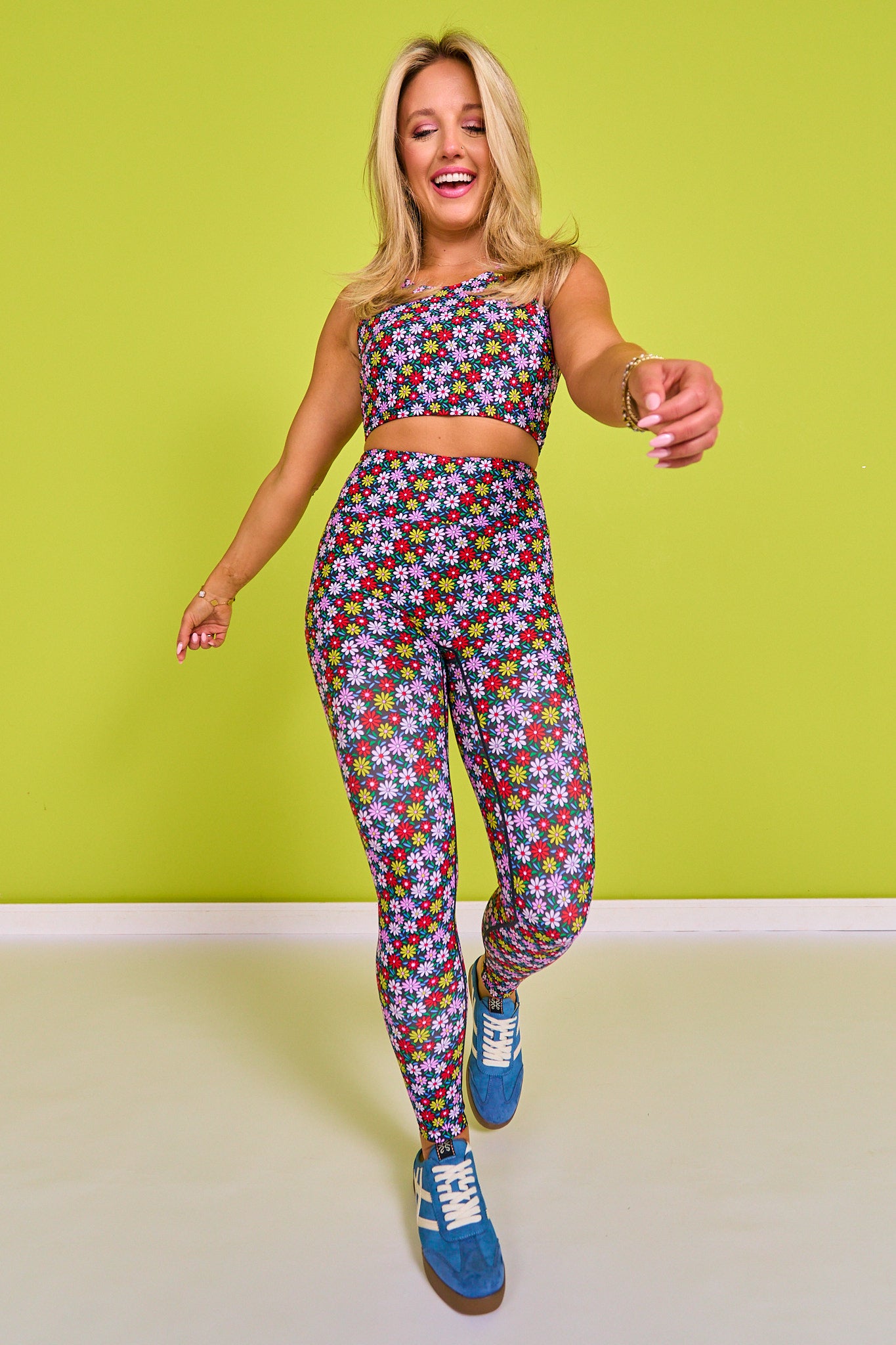 SSYS Black Daisy Burst Compression Leggings