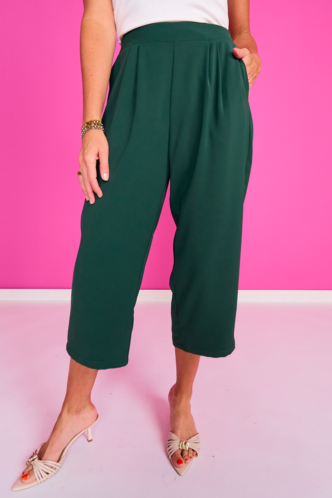 SSYS Jules Barrel Crop Trousers In Hunter