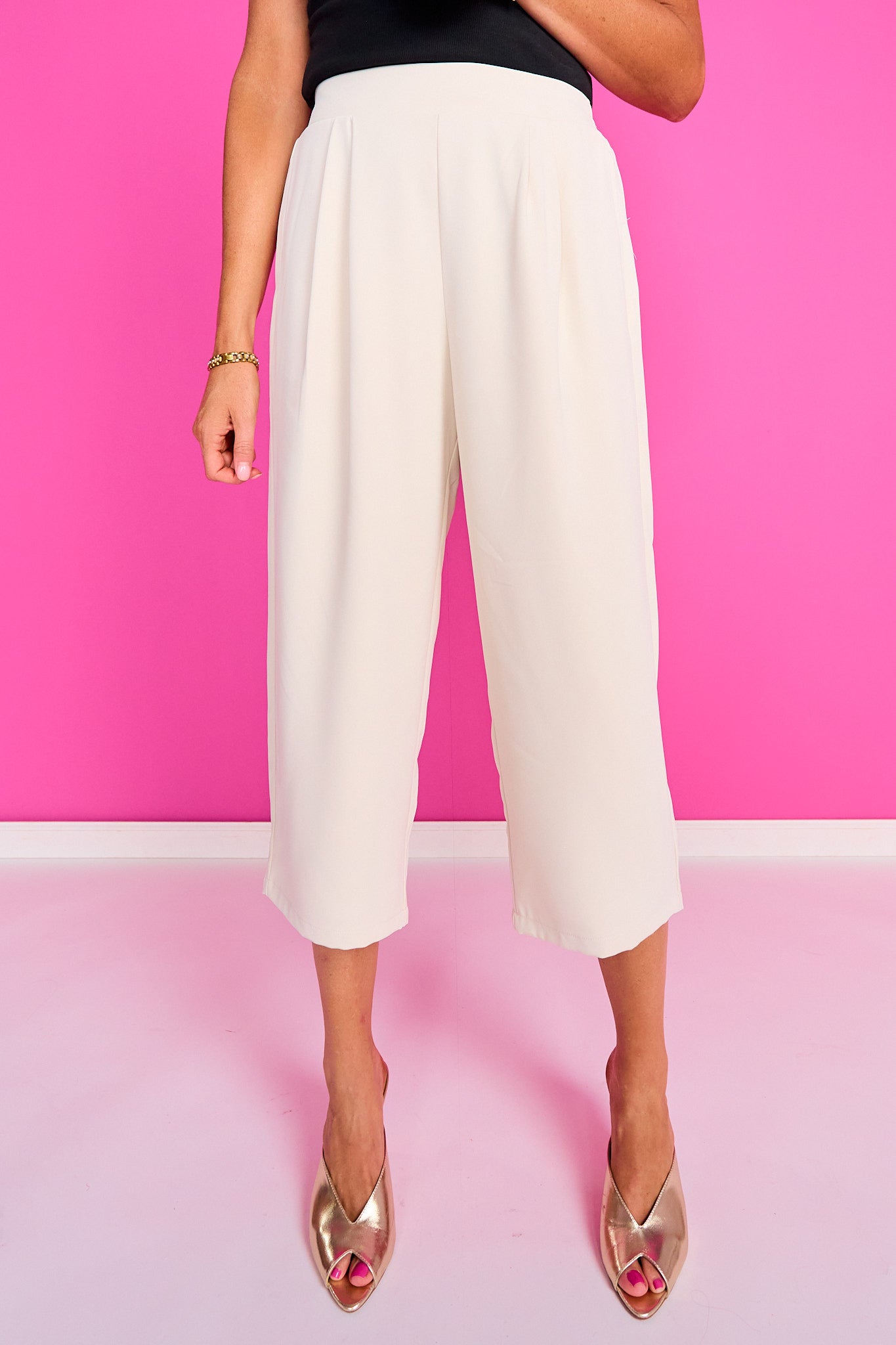 SSYS Jules Barrel Crop Trousers In Ivory