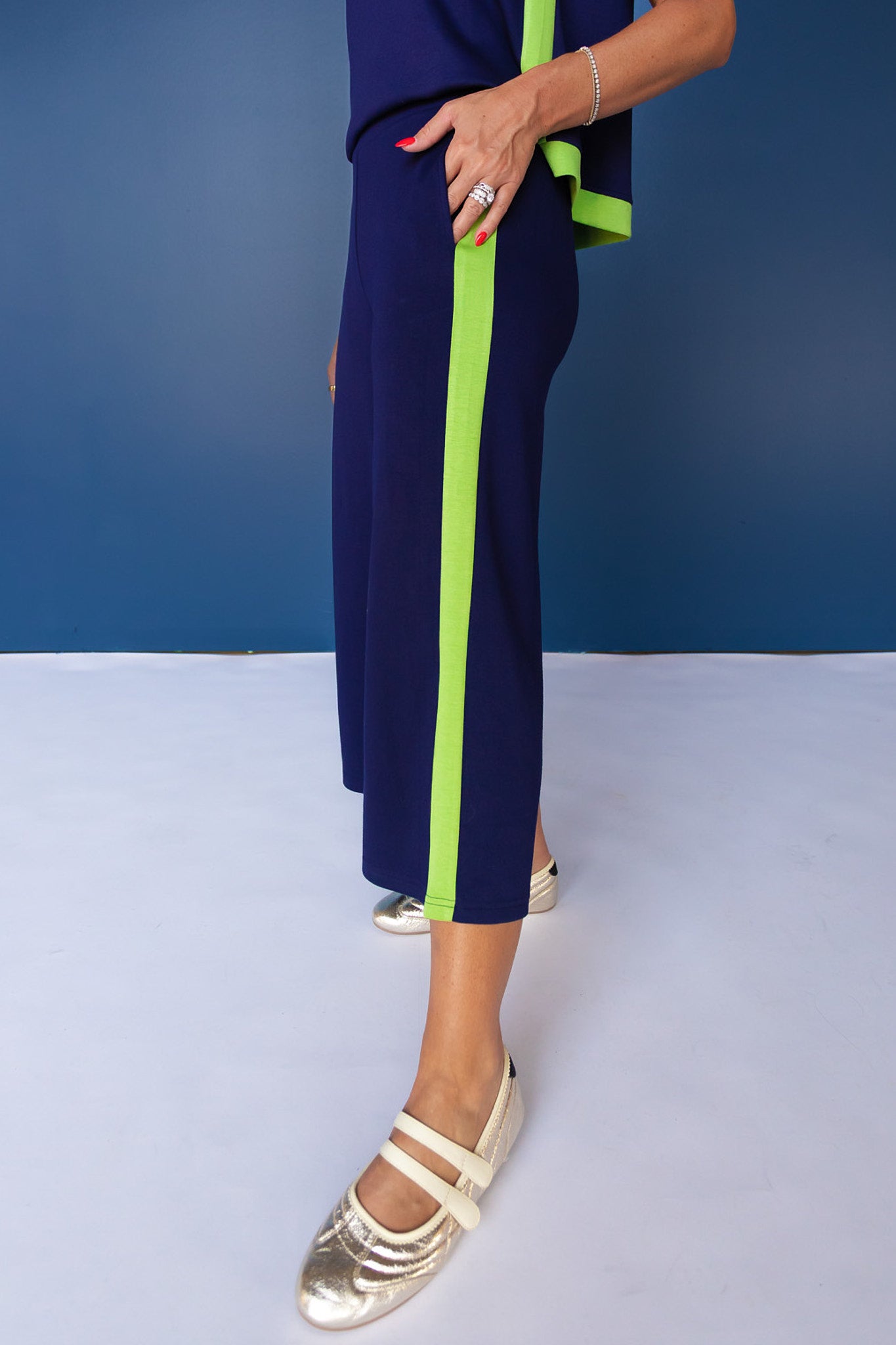 SSYS Colorblock Sleeveless Top with Crop Pants Air Set in Navy and Matcha