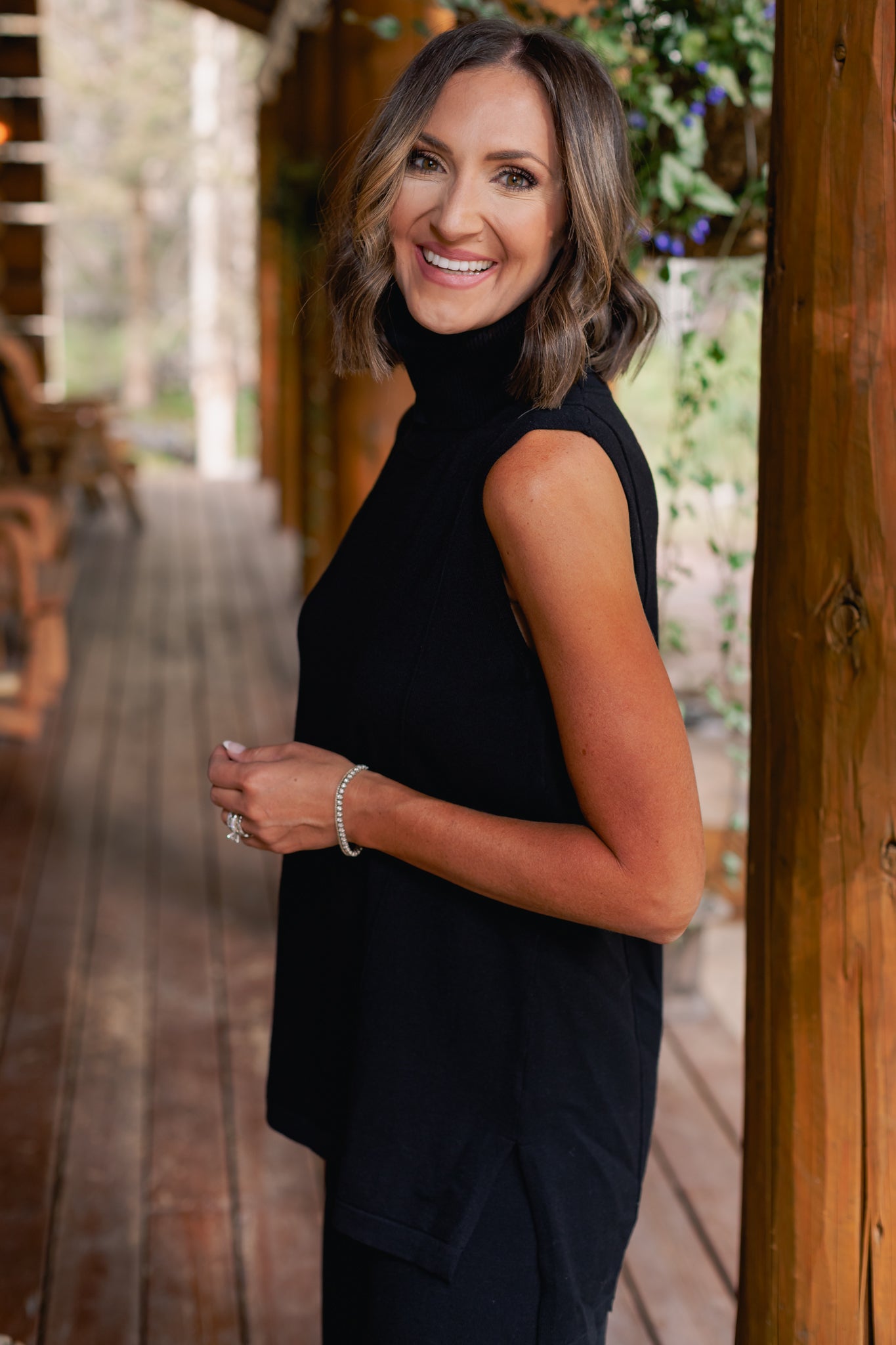 *PRE-AUTH ETA SEPT* SSYS Lynn Sleeveless Mock Neck Sweater In Black