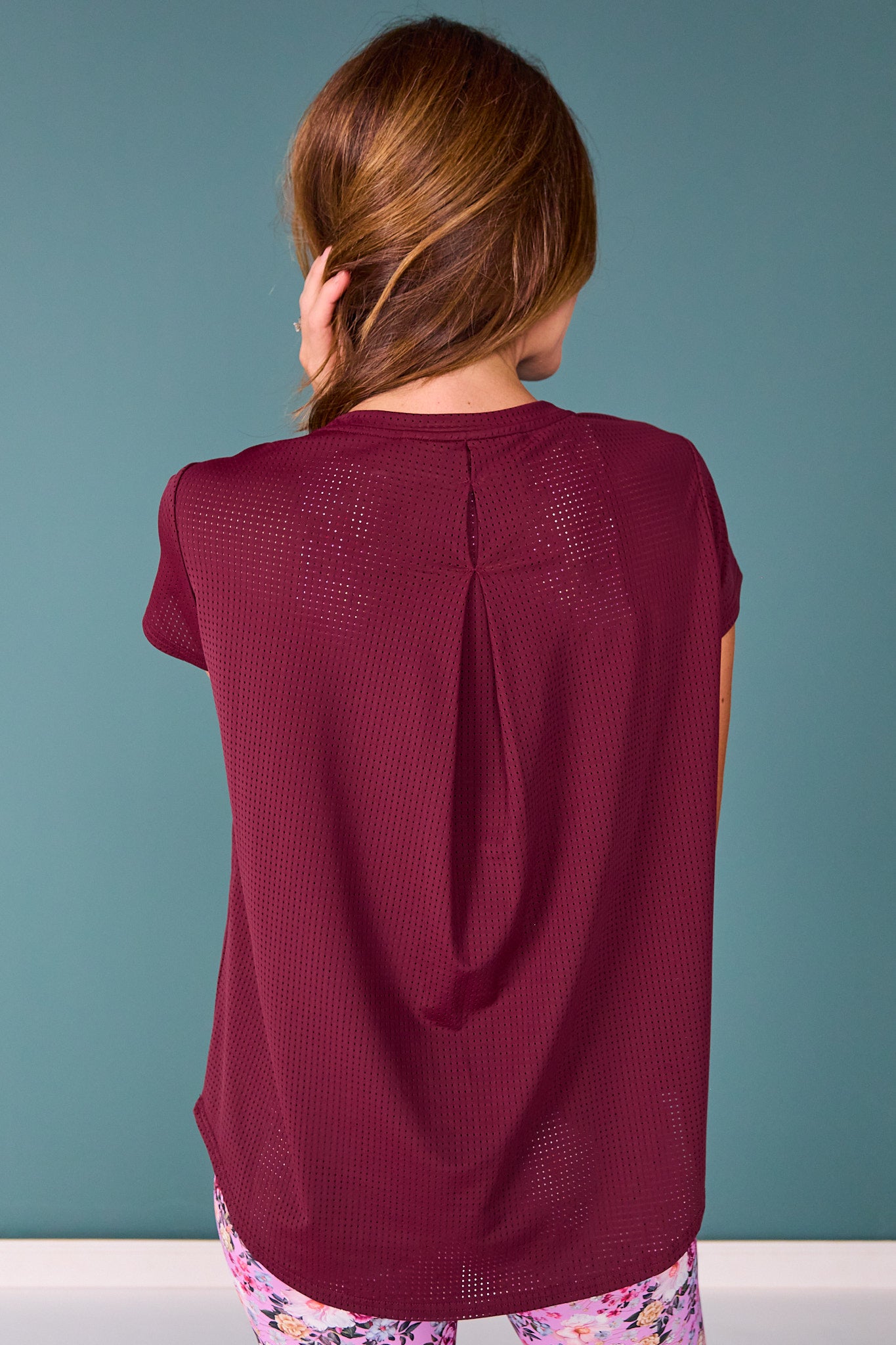 SSYS Short Sleeve Perforated Active Tee Shirt In Maroon
